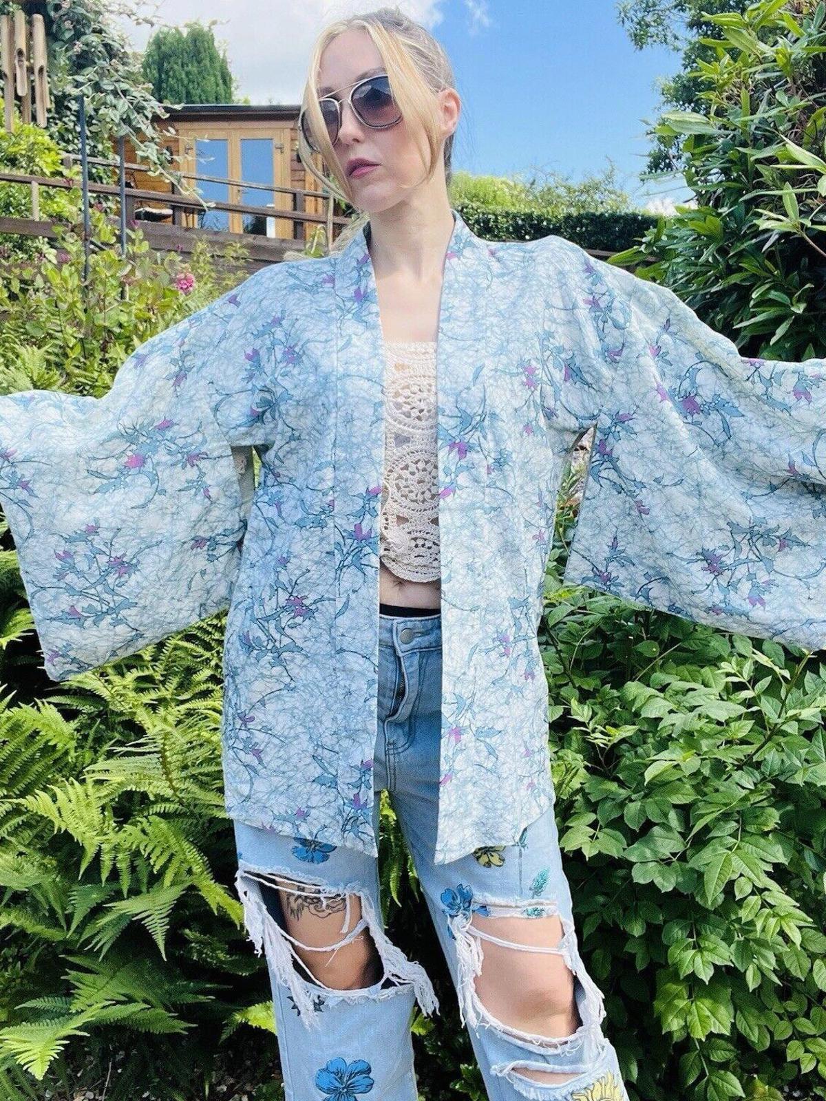 Vintage 1970s Hippie Boho Kimono Jacket With Blue retro Abstract Print Free Size