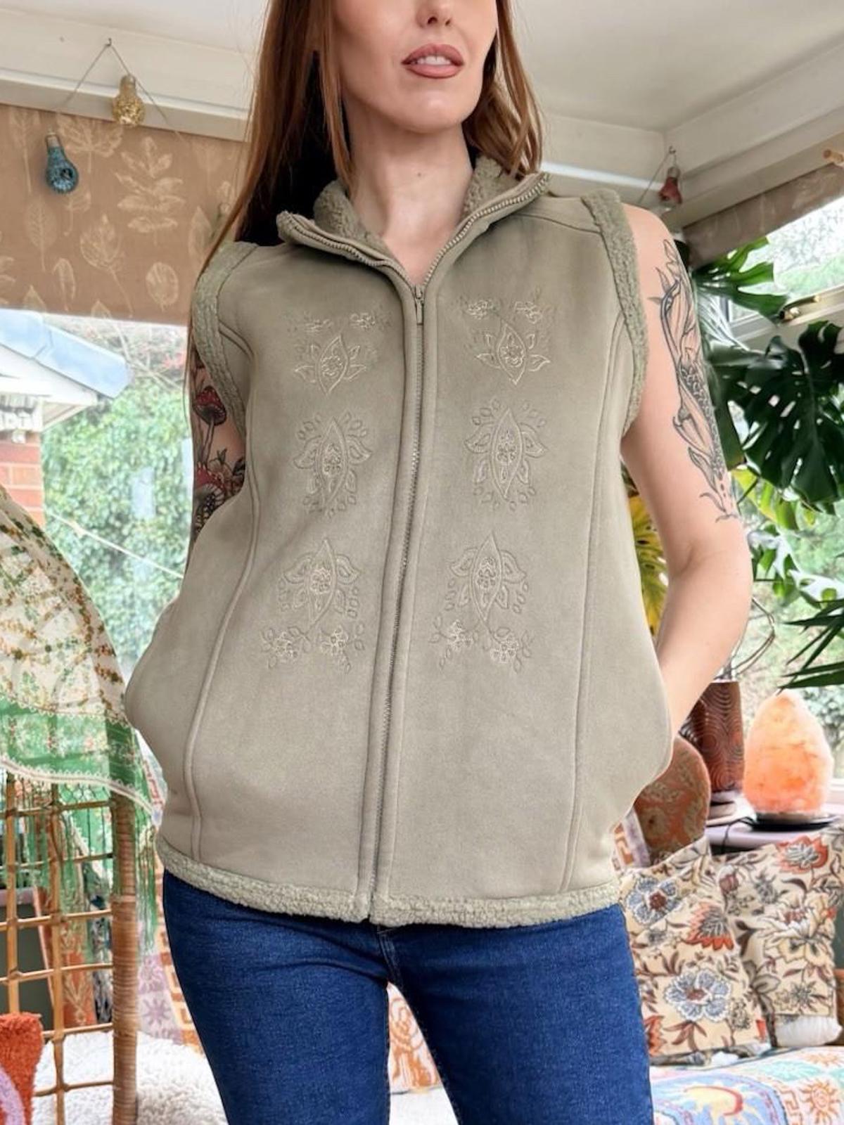 Vintage Y2K Embroidered Gilet Green Size 10 12 Fleece Lined Body Warmer Jacket