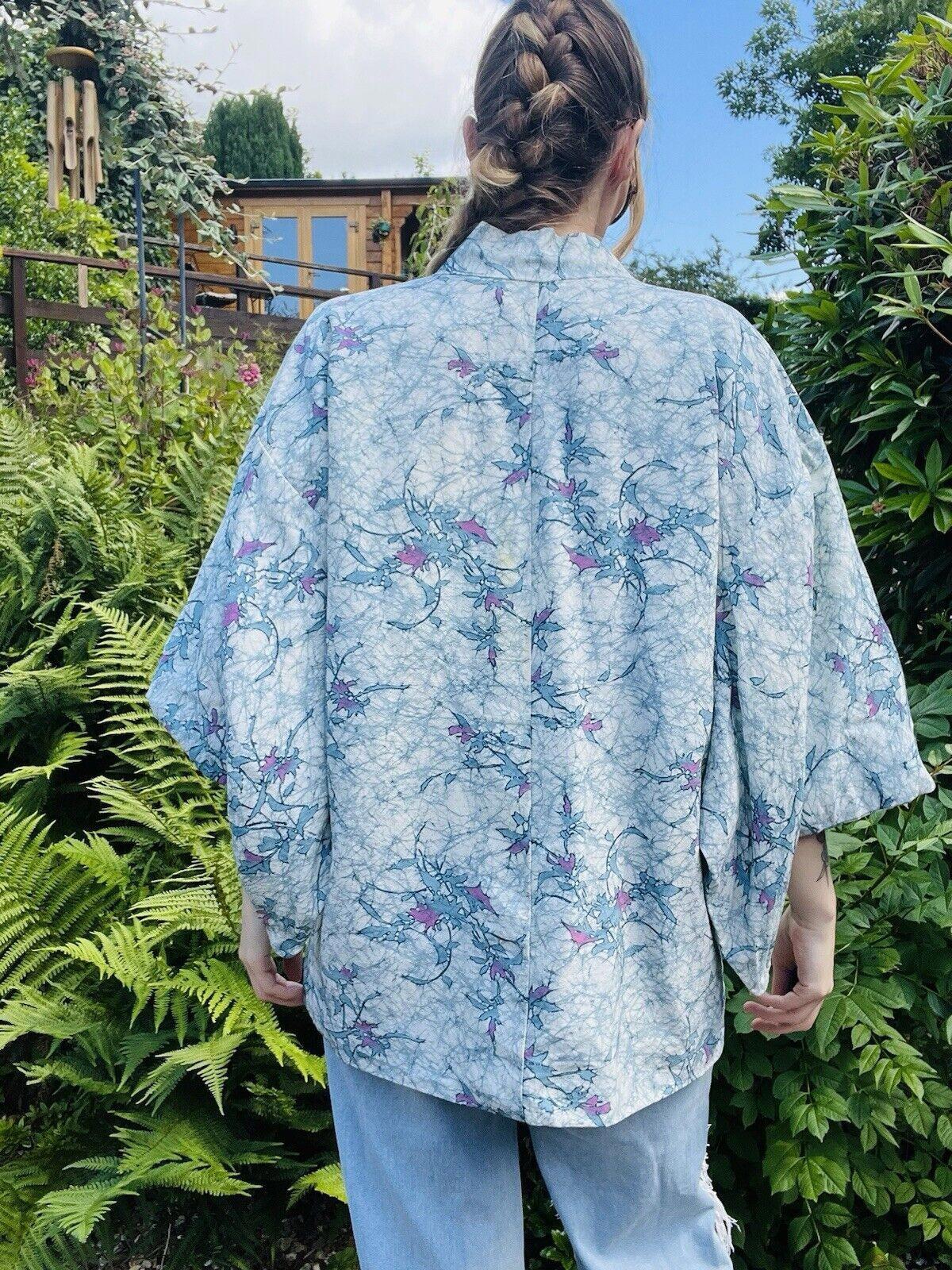 Vintage 1970s Hippie Boho Kimono Jacket With Blue retro Abstract Print Free Size