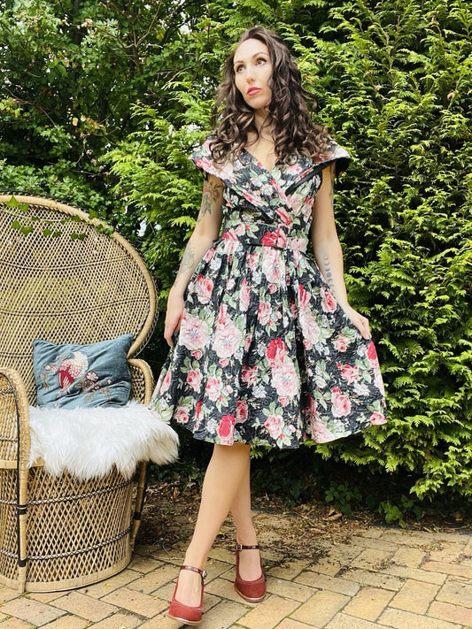 Vintage 1990s Floral Dress Cinched Waist A-line Fit With Belt  Cotton Size 10
