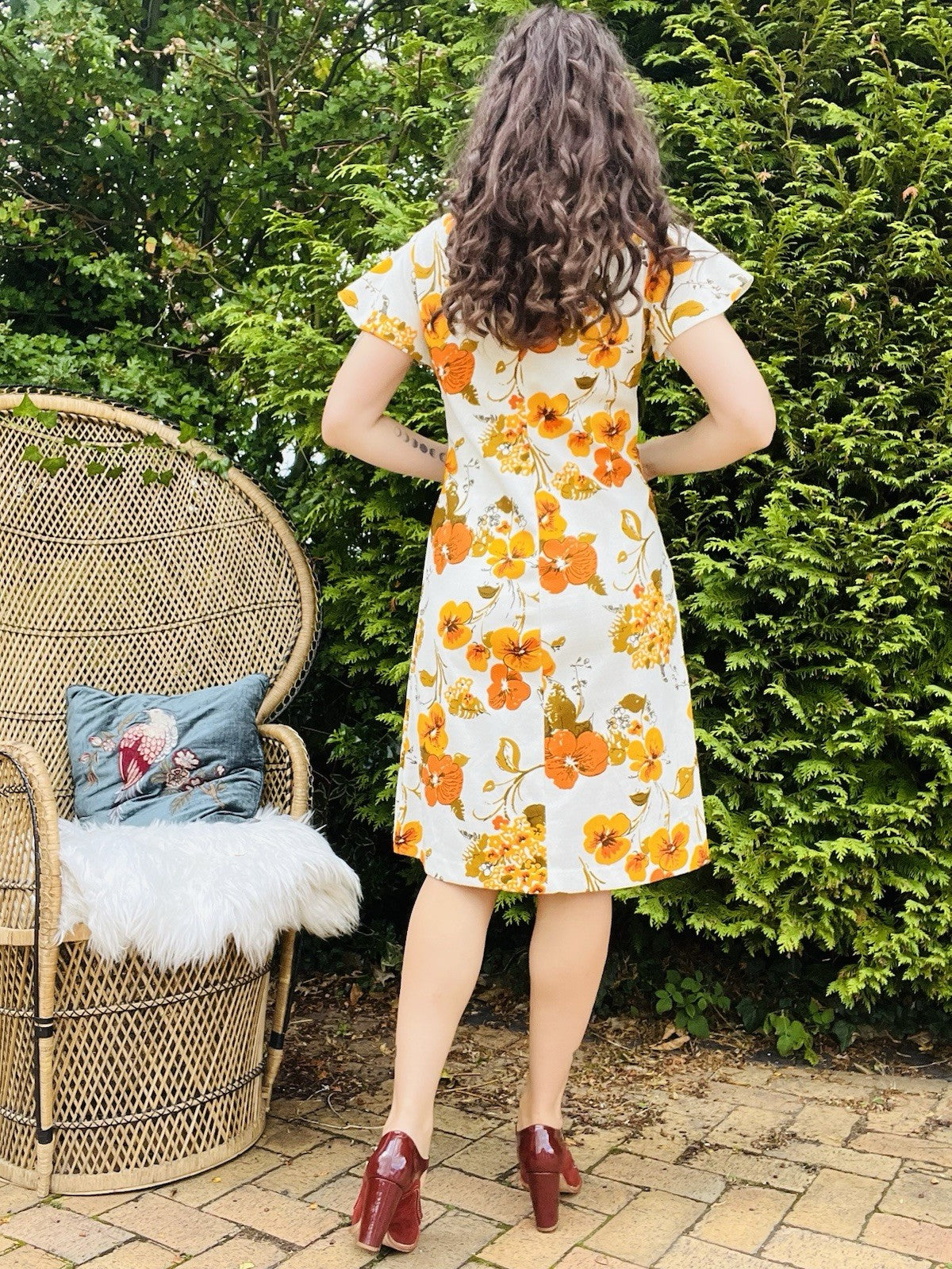 Vintage 1960s Floral Dress, Short Sleeve Bold Flower Print Knee Length Dress 14