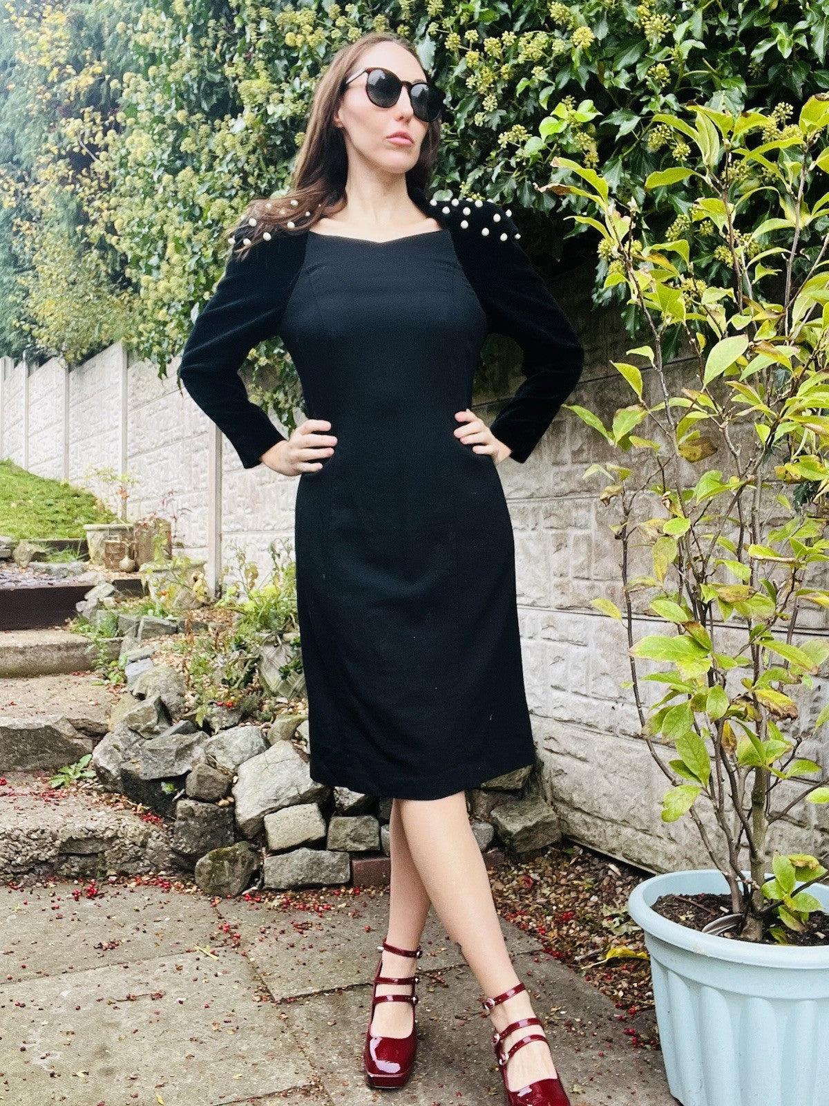 Vintage 1980s Cocktail Dress Black Size 12 Retro 80s Formal Velvet Beaded Sleeve