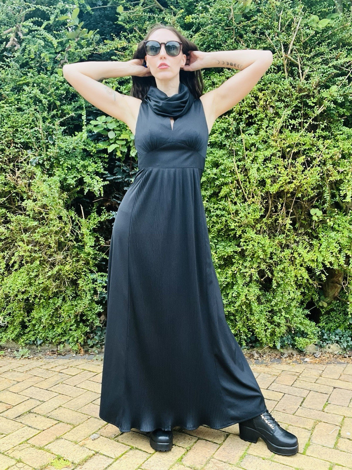 Vintage 1970s Maxi Dress Black Size 10 Long Pleated Cinched Waist Turtle Neck