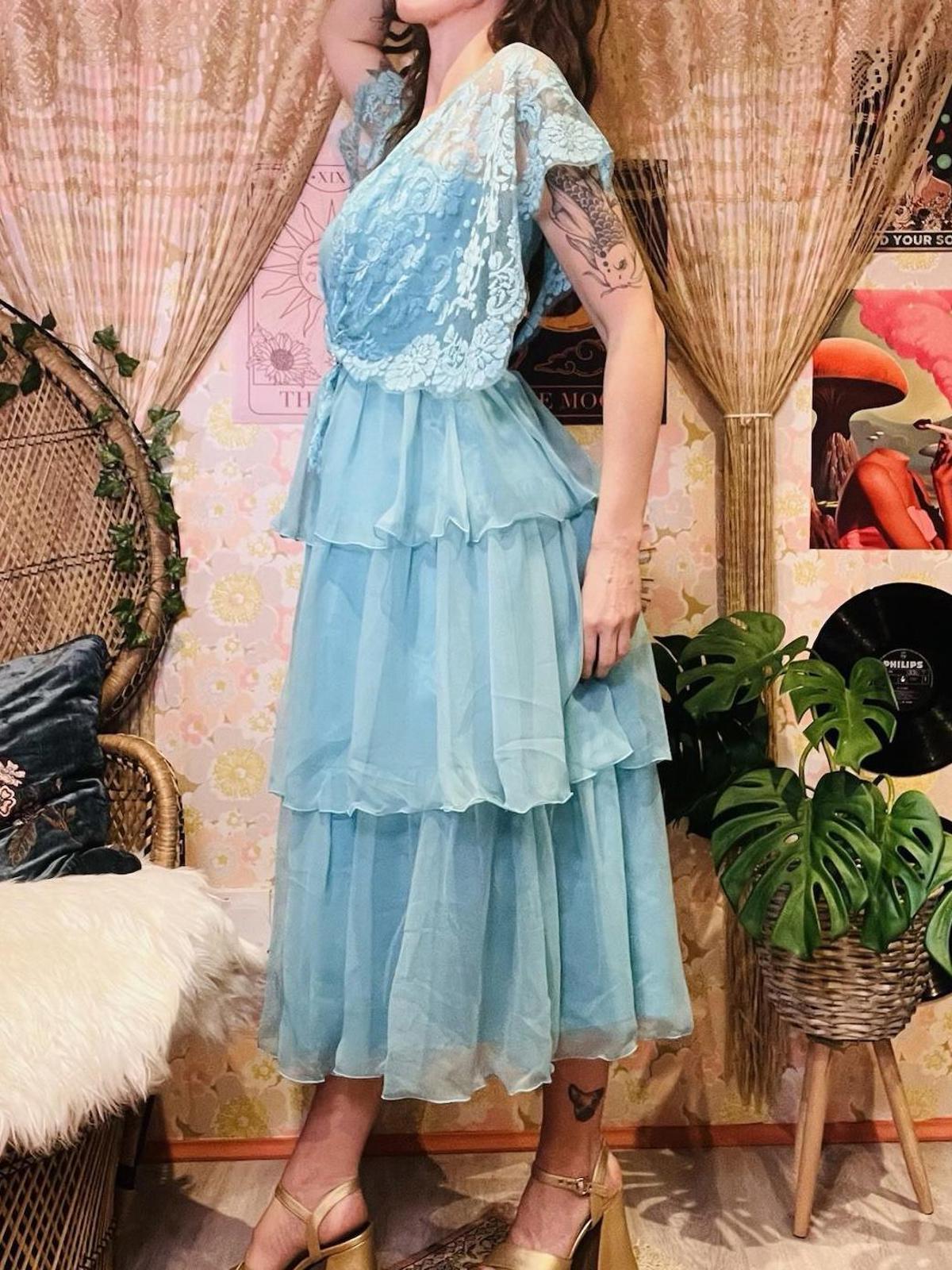 Vintage 1980s Prom Dress Layered Floaty Cocktail Gown With Lace Cape Sleeves 10