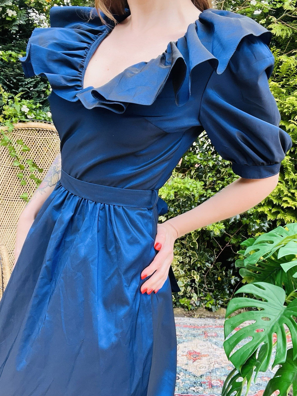 Vintage 1990s Prom Dress Vera Mont Dark Blue Ball Gown With Puff Sleeves Size 10