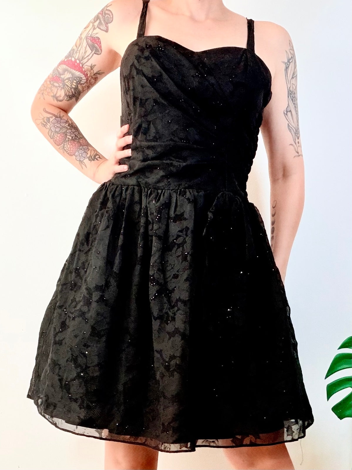 vintage 1980s Party Dress Black Sparkly A line Sweetheart Neckline Size 10 to 12