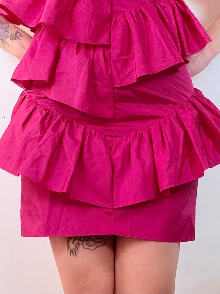 Vintage 1980s Party Dress Strapless Ruffle Mini Dress in Vibrant Pink Size 8