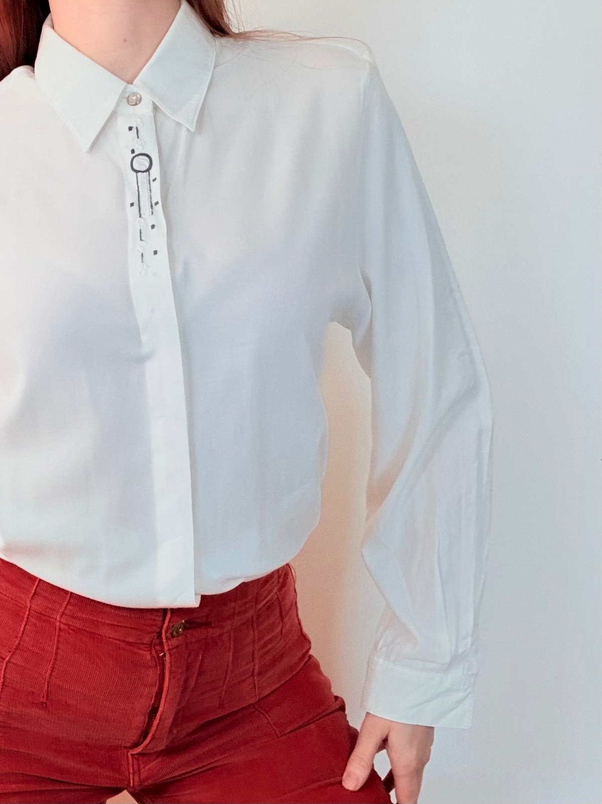 Vintage 1980s White Long Sleeve Shirt with Embroidered Detail Size 14 to 16