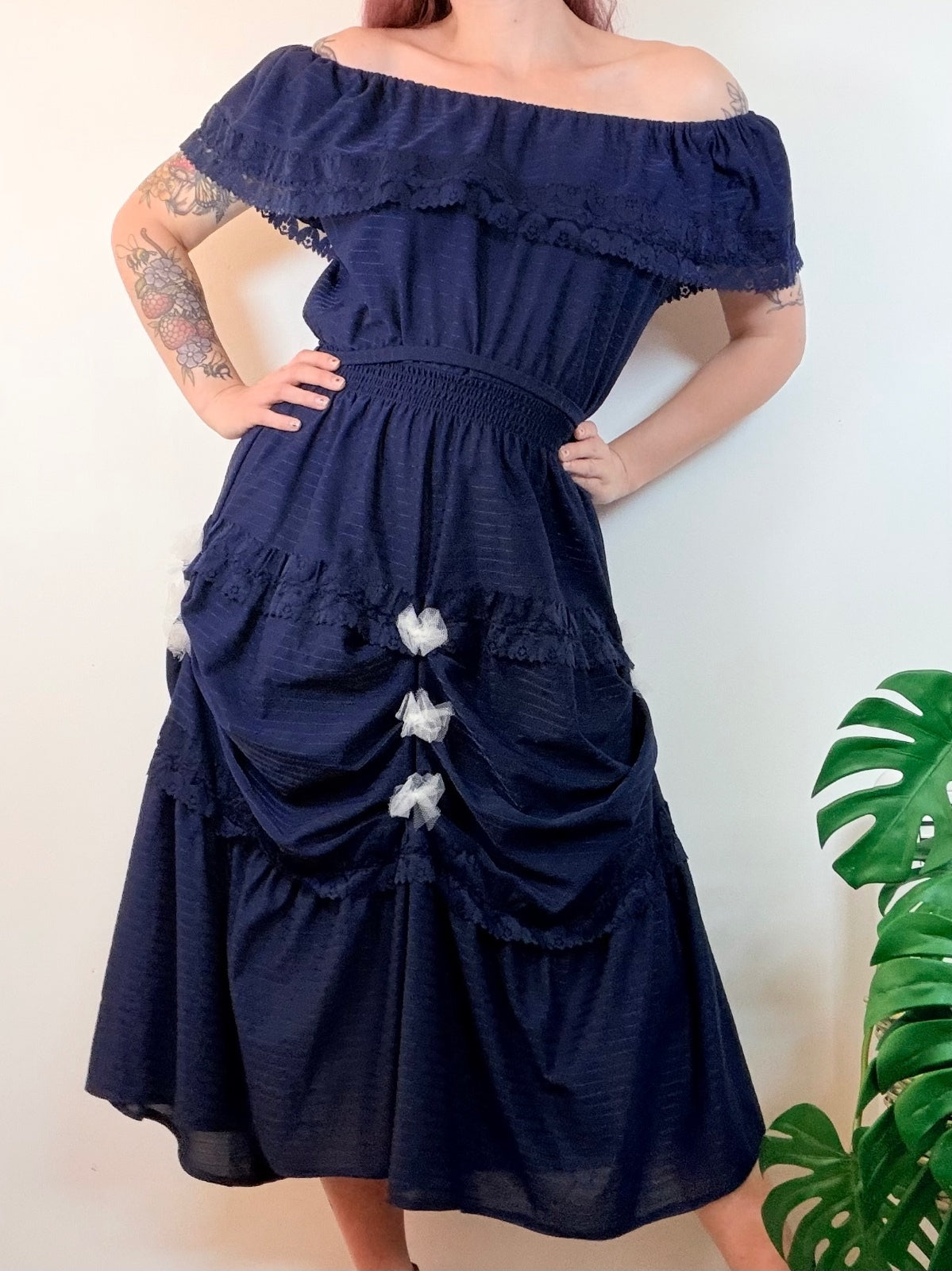 Vintage 1980s Party Dress Blue Off Shoulder Ruffled with Tulle Flower Size 12 14