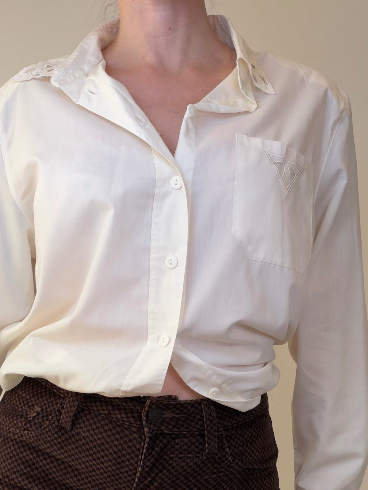 Vintage White Shirt with Embroidered Collar and Chest Pocket Size 18