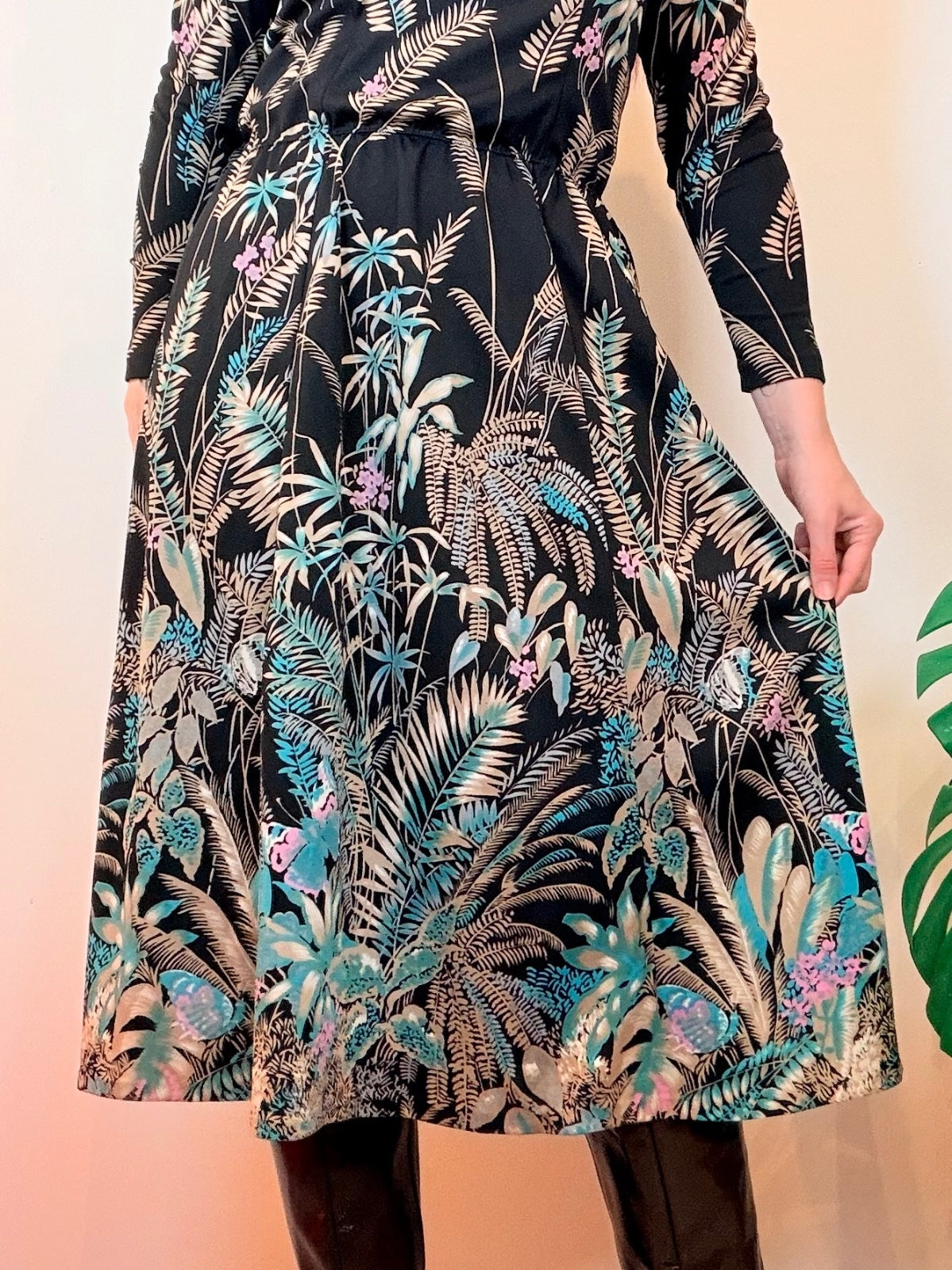 Vintage 1970s Shirt Dress Black Midi Dress with Tropical Botanical Print Size 16