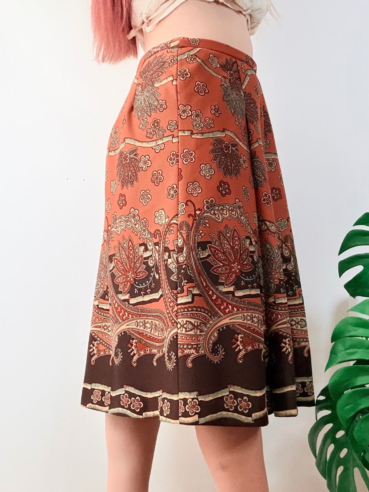 Vintage 1970s Bohemian Midi Skirt in Warm Rust and Brown Paisley Print Size 14