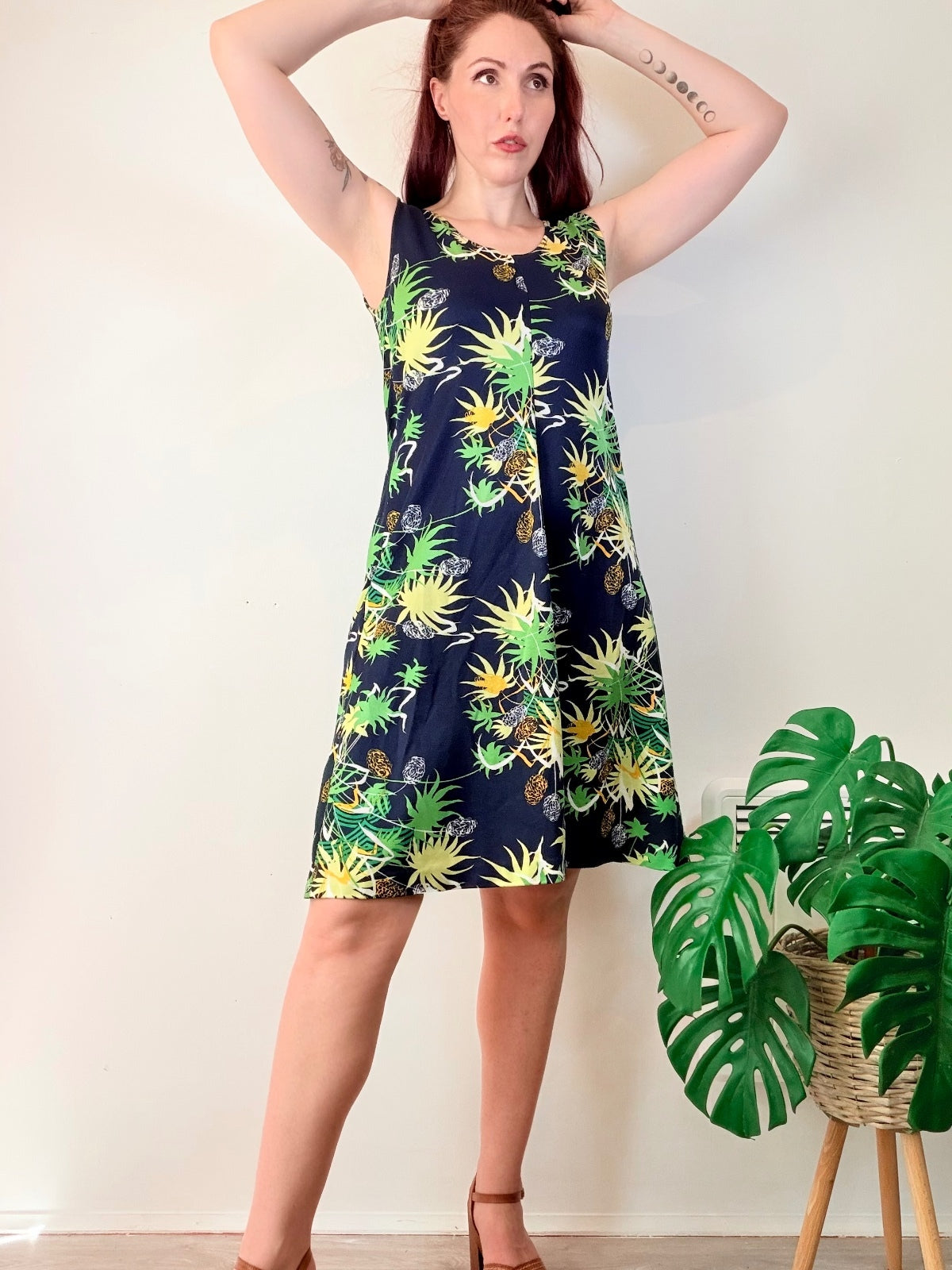 Vintage 1980s Sun Dress Sleeveless A-Line Dress with Tropical Print Size 10