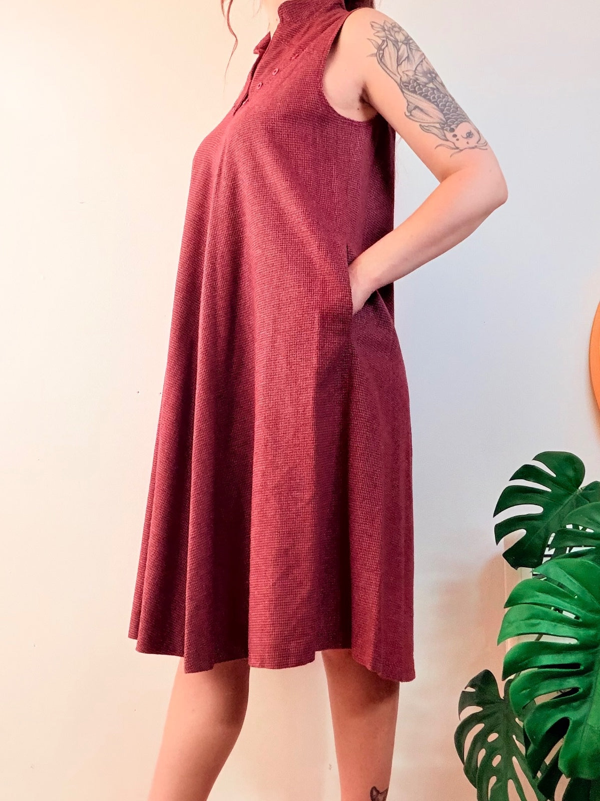 Vintage 1960s Trapeze Dress Sleeveless Burgundy Swing Dress with Pockets Size 14