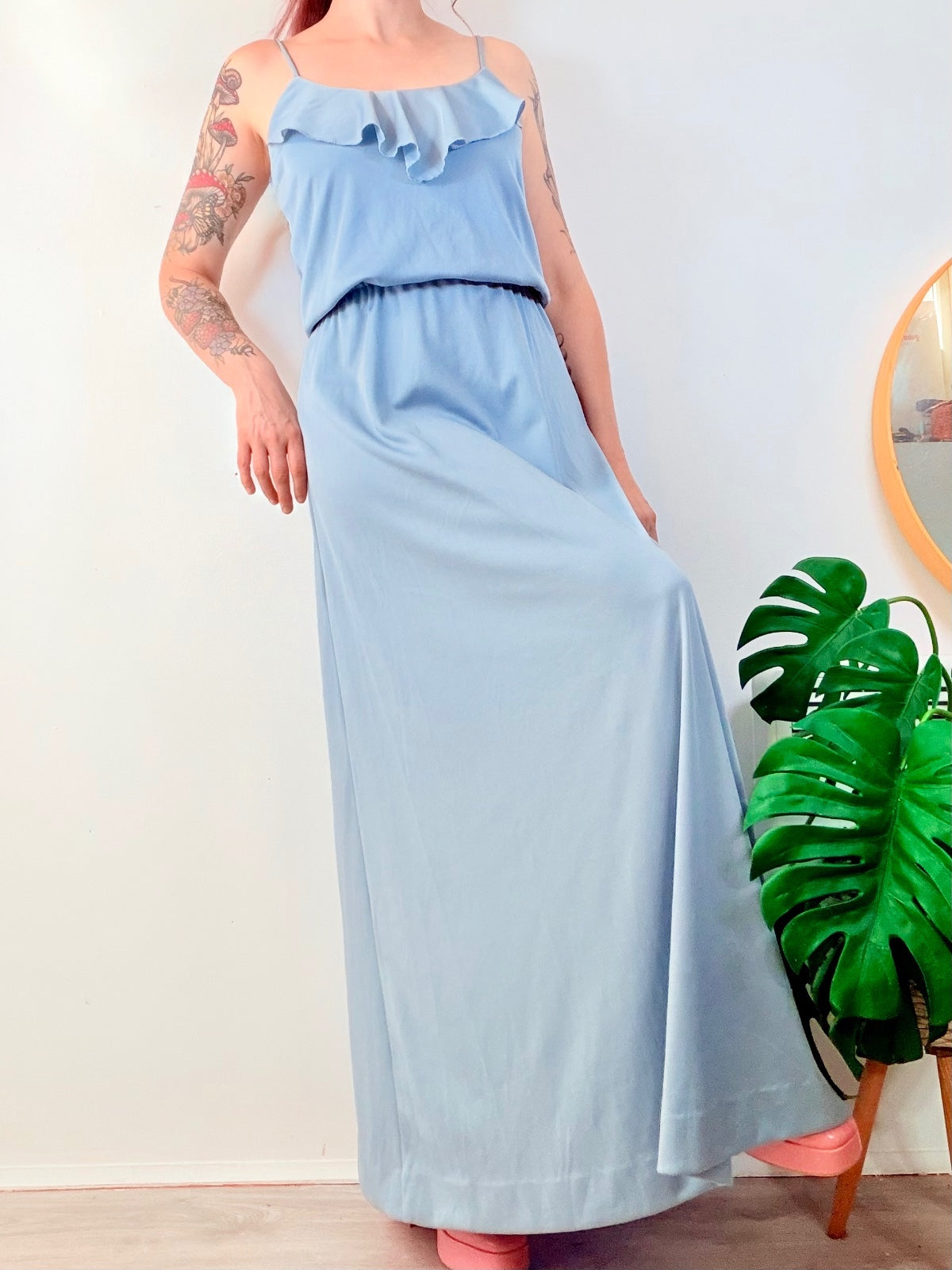 Vintage Maxi Dress Long summer with Ruffle Detail and Spaghetti Straps Size 10