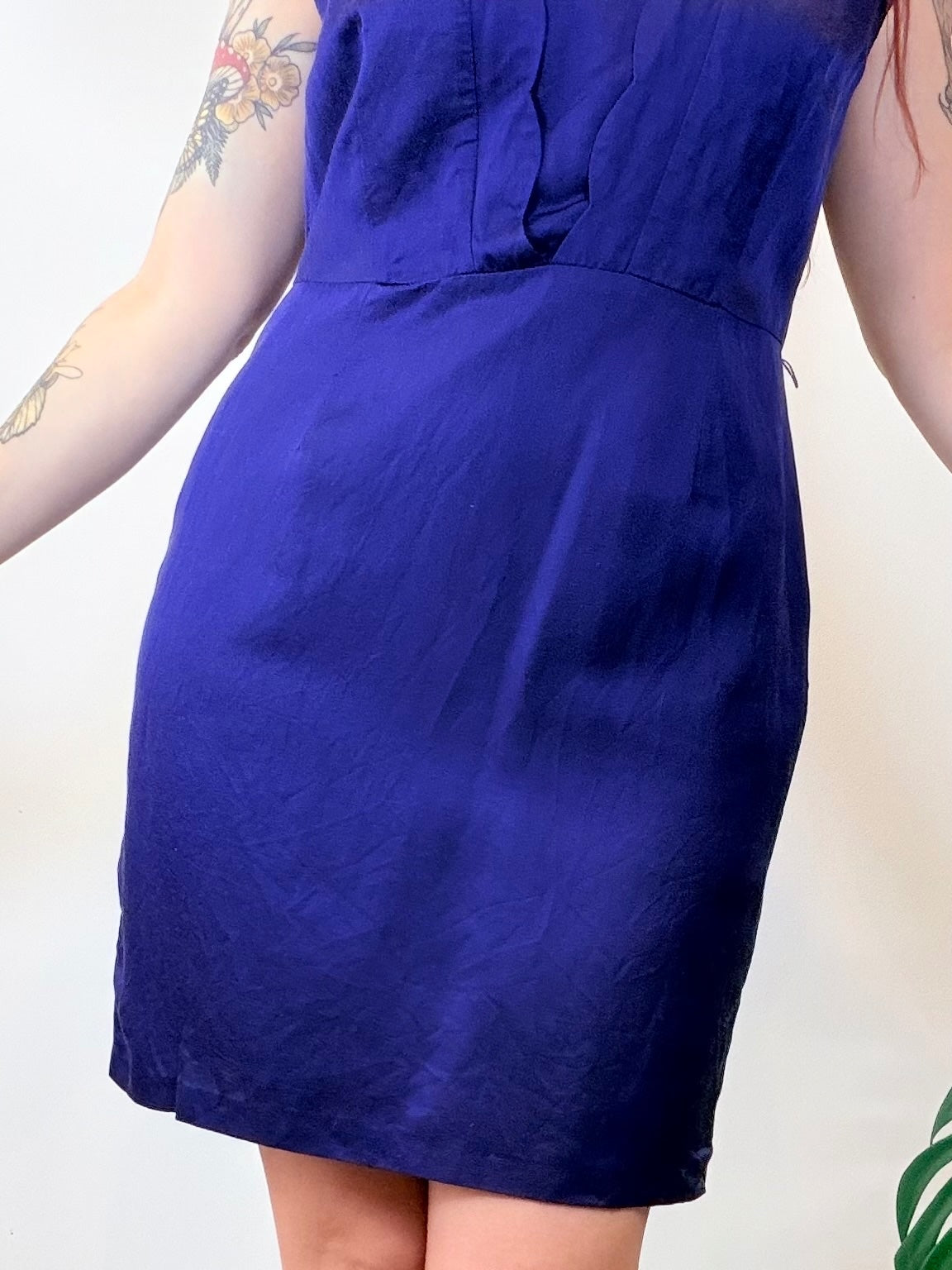 Vintage Y2k Party Dress Dress with Scalloped V Neck By Oasis Size 14