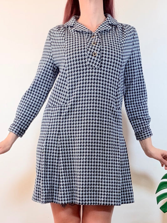 vintage 1960s Shirt Dress Houndstooth Long Sleeve with Collar Size 14 to 16