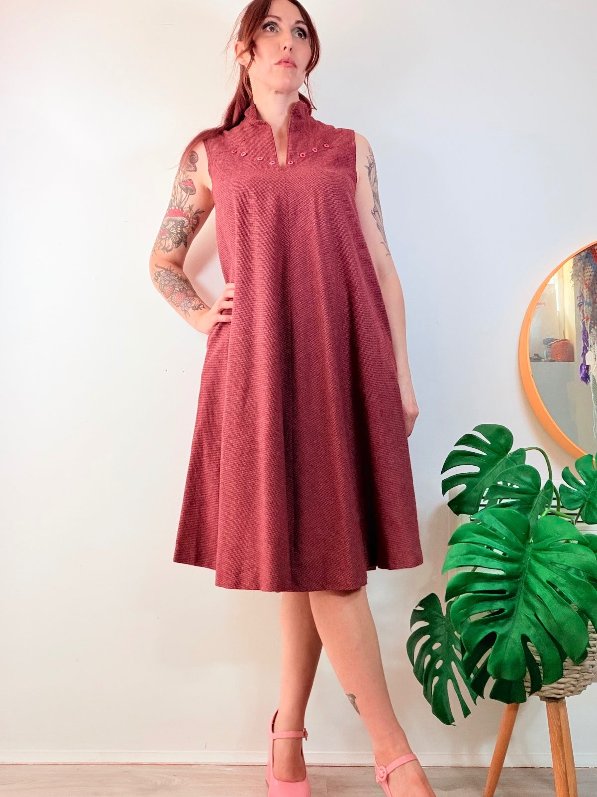 Vintage 1960s Trapeze Dress Sleeveless Burgundy Swing Dress with Pockets Size 14