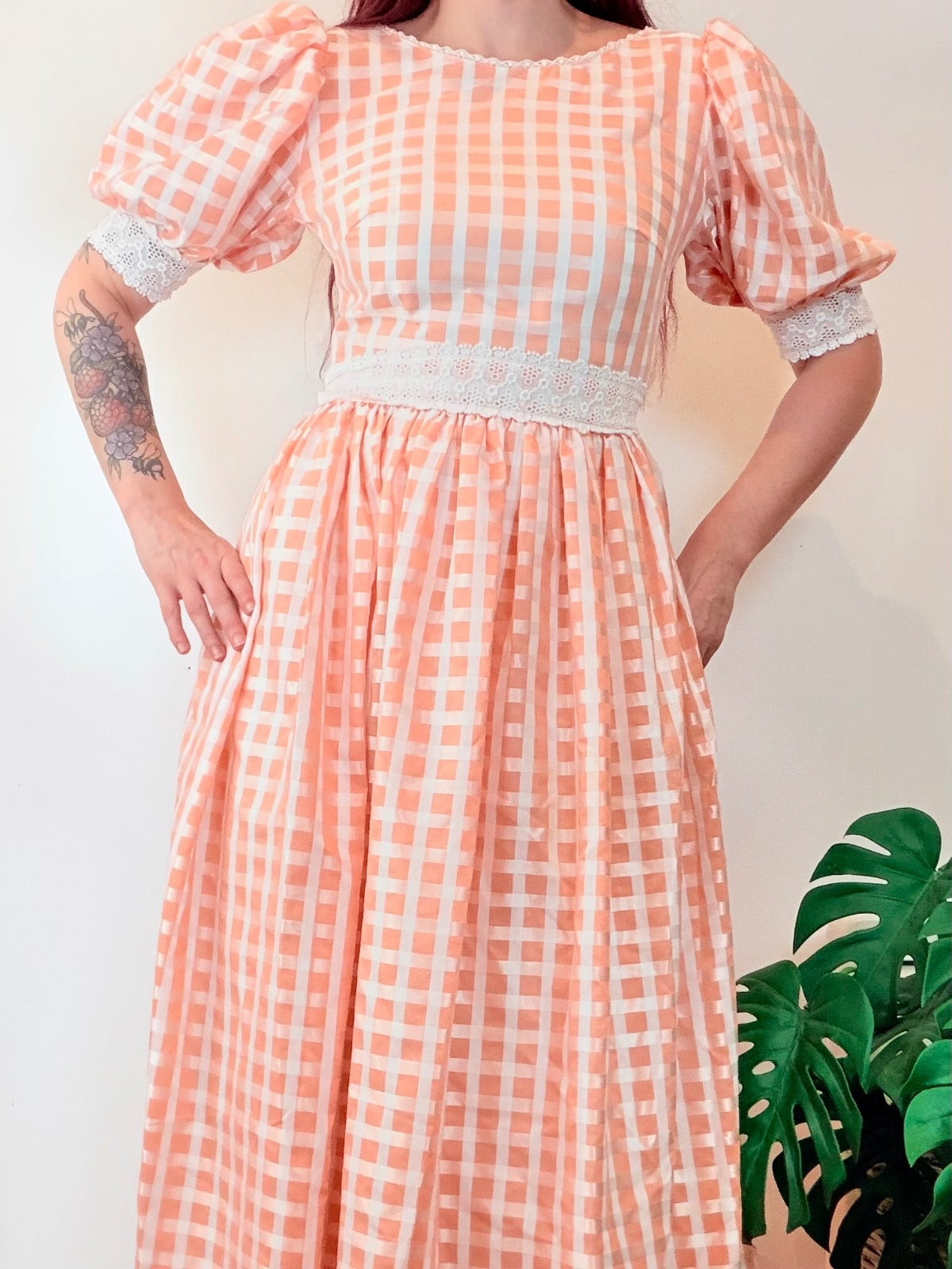 Vintage 1960s Prairie Dress Peach Gingham Puff Sleeve Maxi Lace Trim Size 10