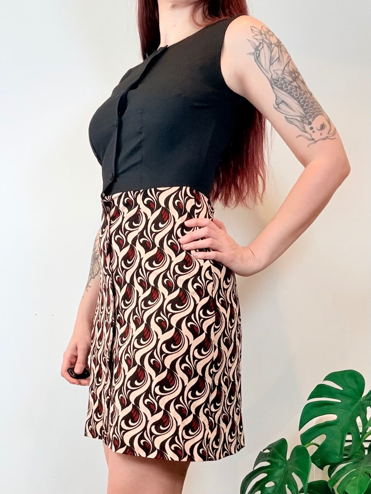 Vintage Mod Mini Dress with Funky Swirl Skirt and fitted waist size 10