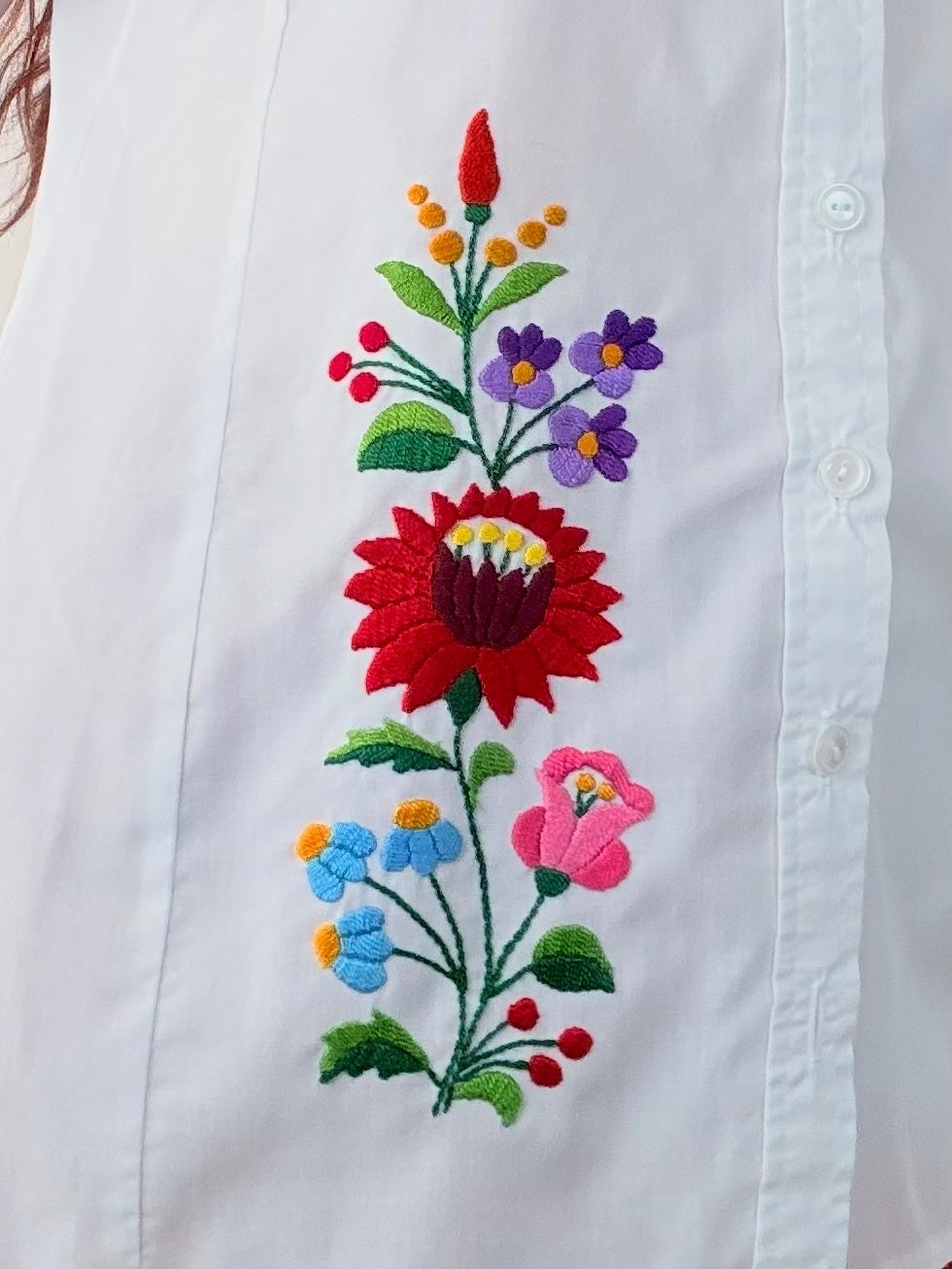 White Embroidered Floral Shirt Button-Up Blouse Size 12 to 14