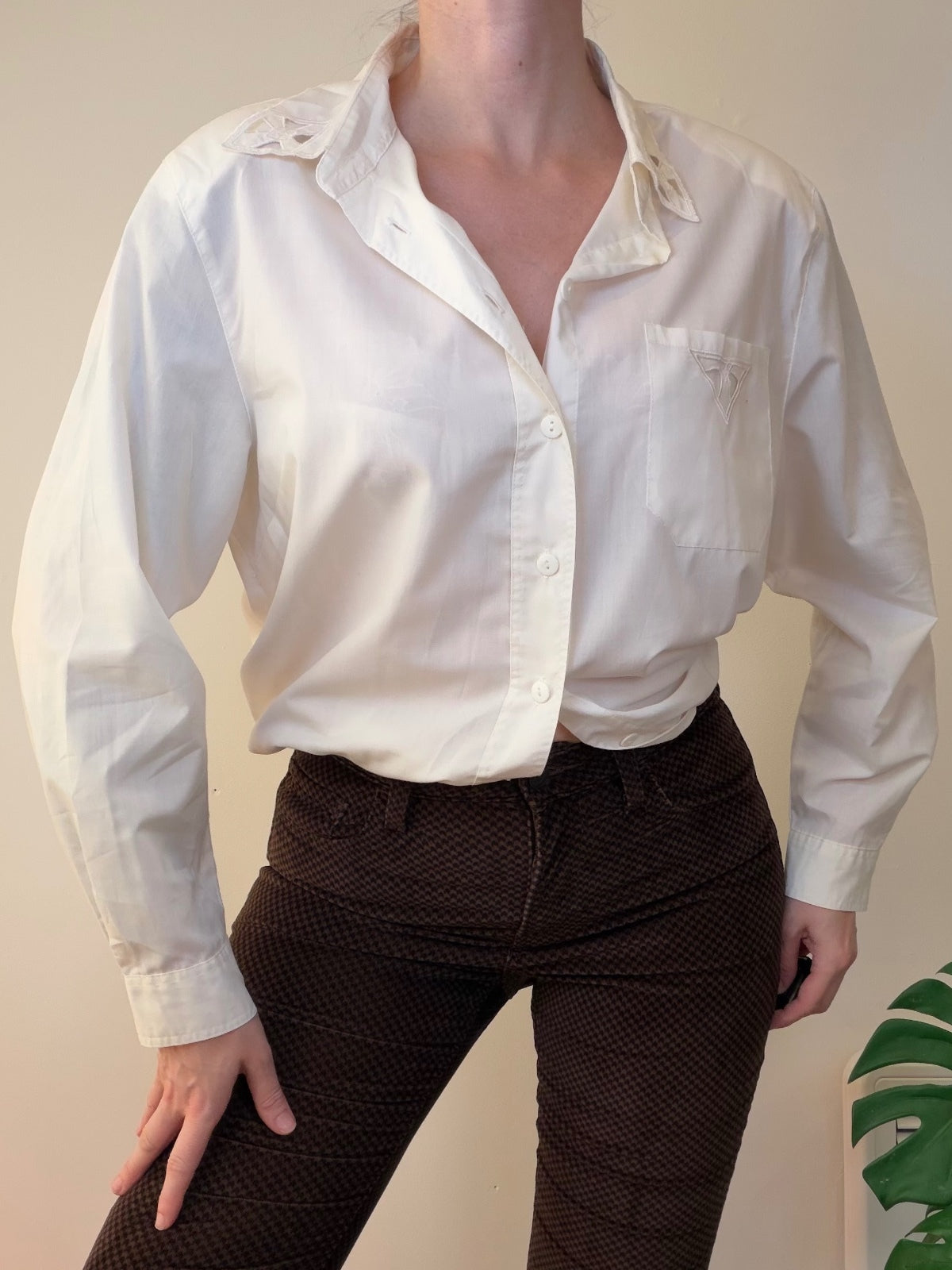 Vintage White Shirt with Embroidered Collar and Chest Pocket Size 18