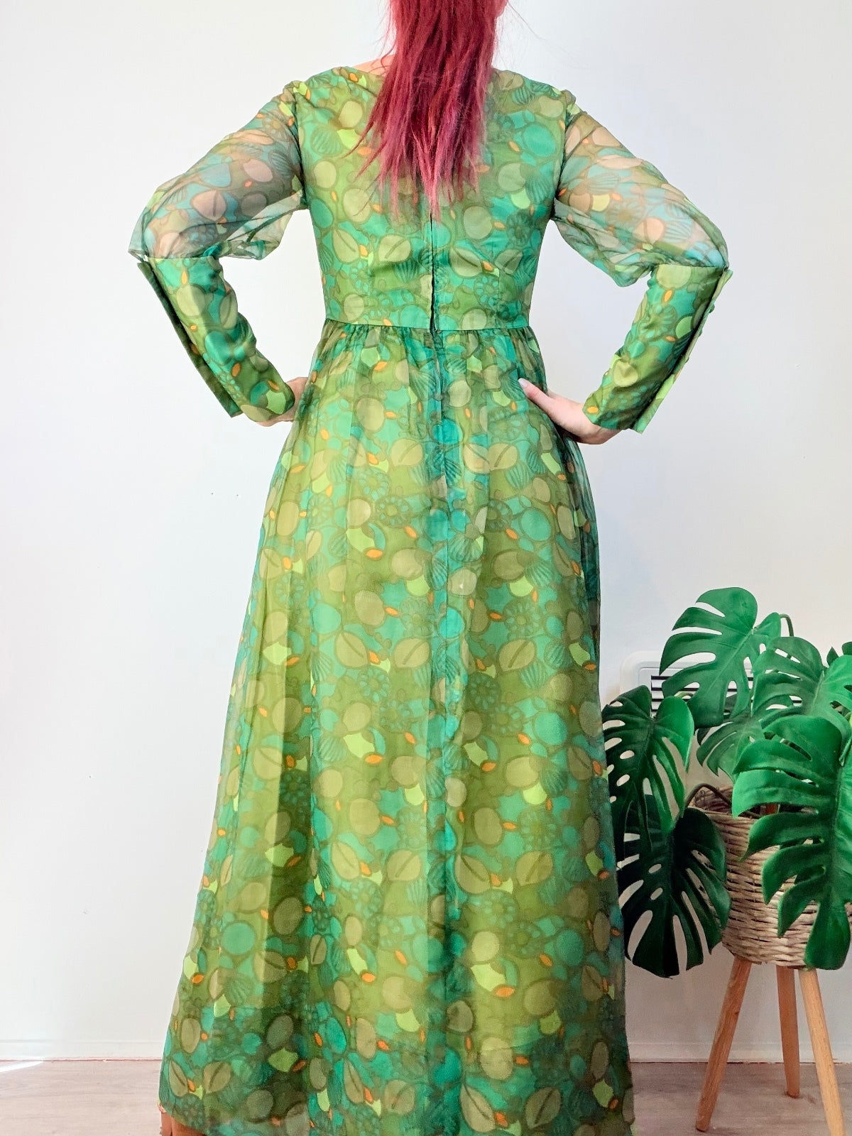 Vintage 1970s Maxi Dress with Green Leaf Print and Buttoned Cuffs Size 10