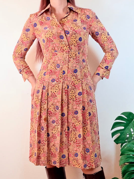 Vintage 1970s Shirt Dress Floral Pleated Day Dress with Long Sleeves Size 12