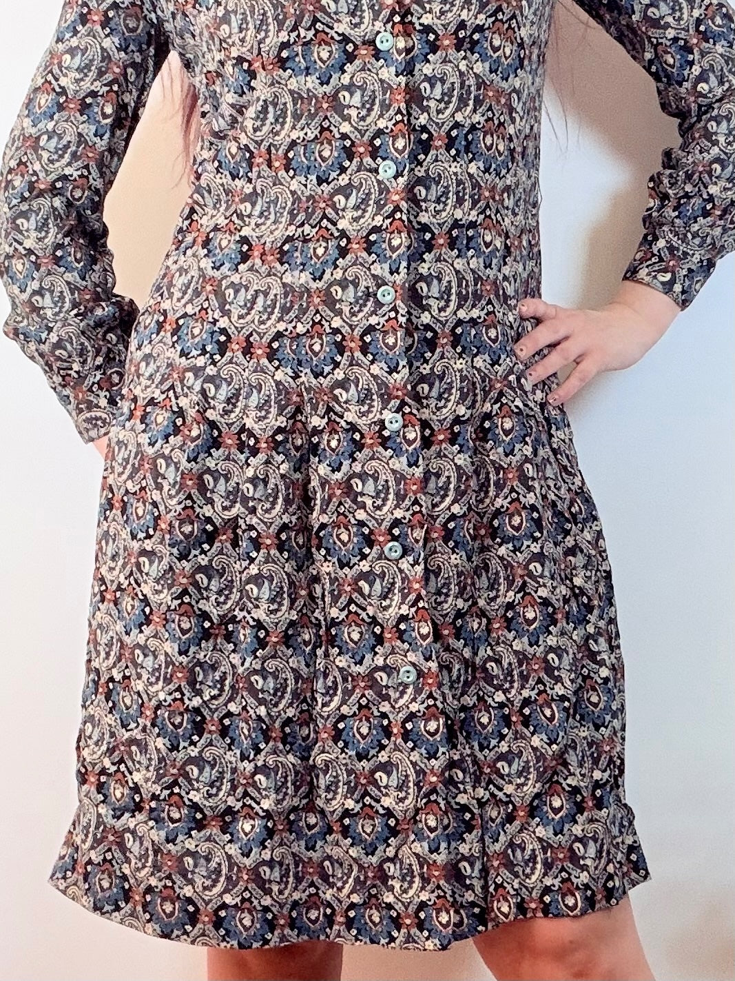 Vintage 1970s Shirt Dress Button Front Patterned Dress with Long Sleeves Size 14