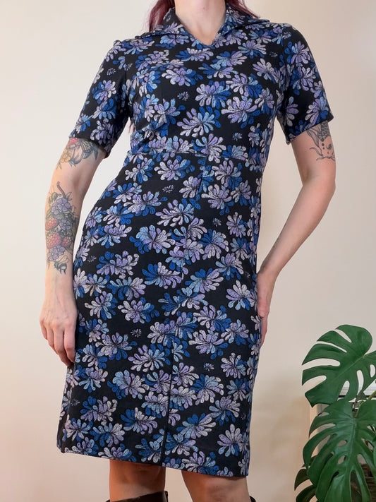 Vintage 1970s Fitted Dress Floral Collared Dress in Black and Blue Size 10