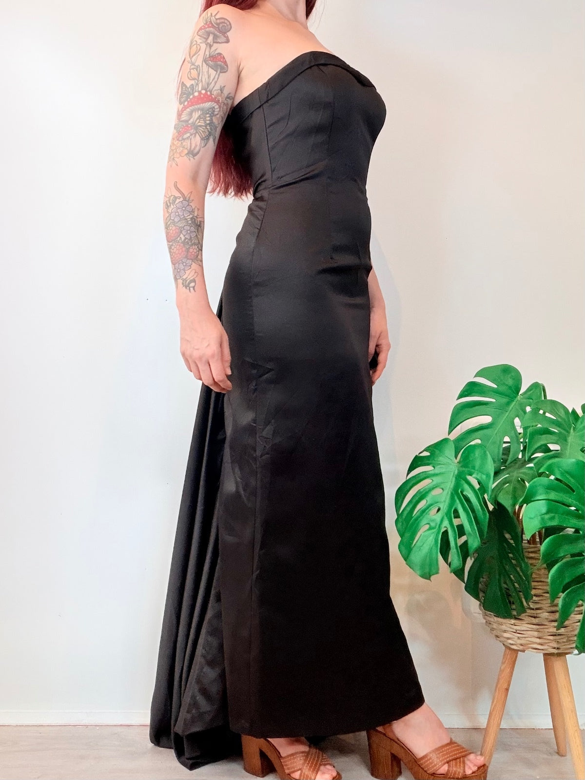 Vintage Y2K Prom Dress Strapless Black Satin Evening Gown with Train Size 8