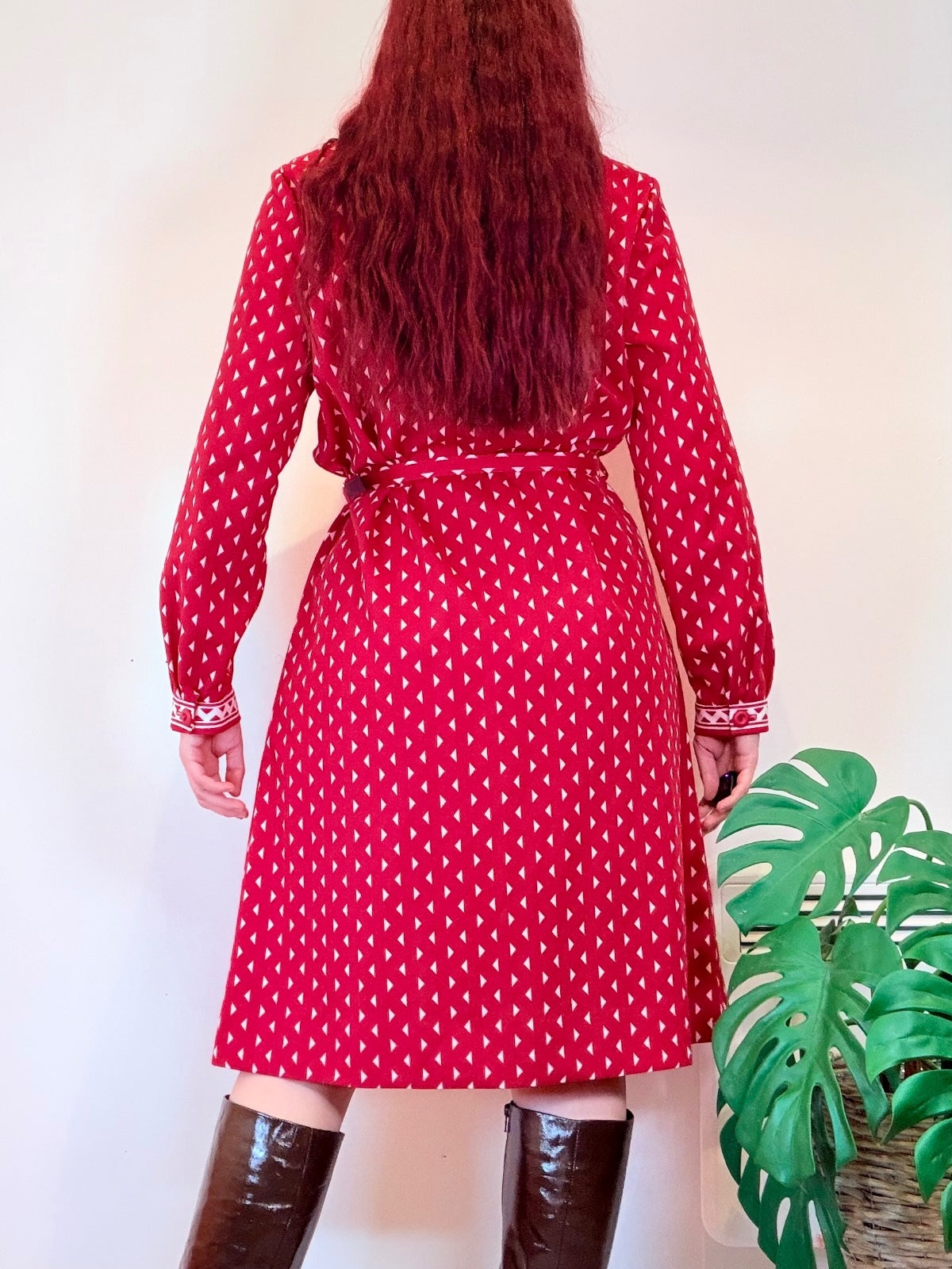 Vintage 1960s Shirt Dress pink Patterned Long Sleeve Dress with Belt Size 20