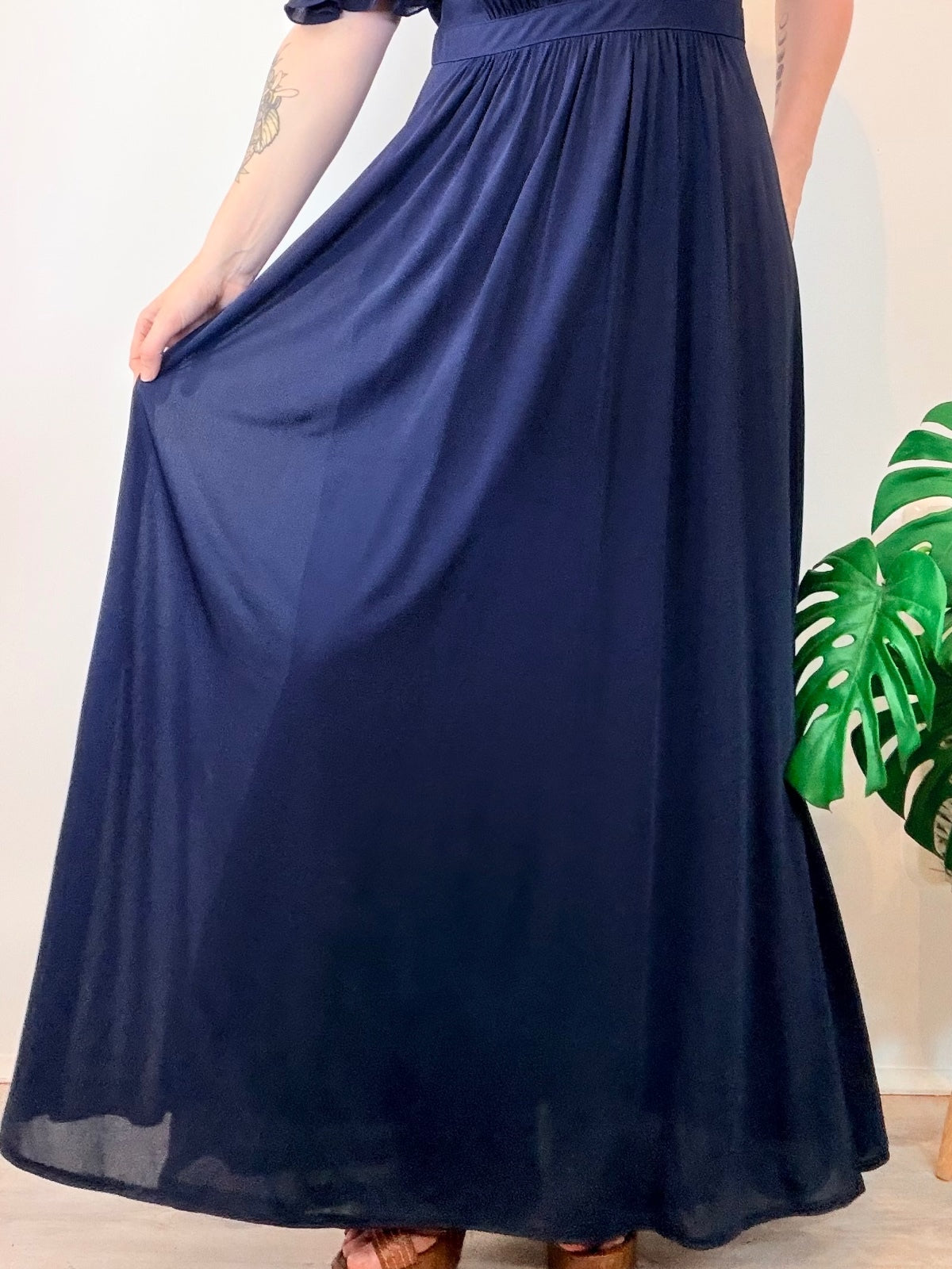Vintage 1970s Maxi Dress long Blue with Flowing Flared Cape Sleeves Size 14