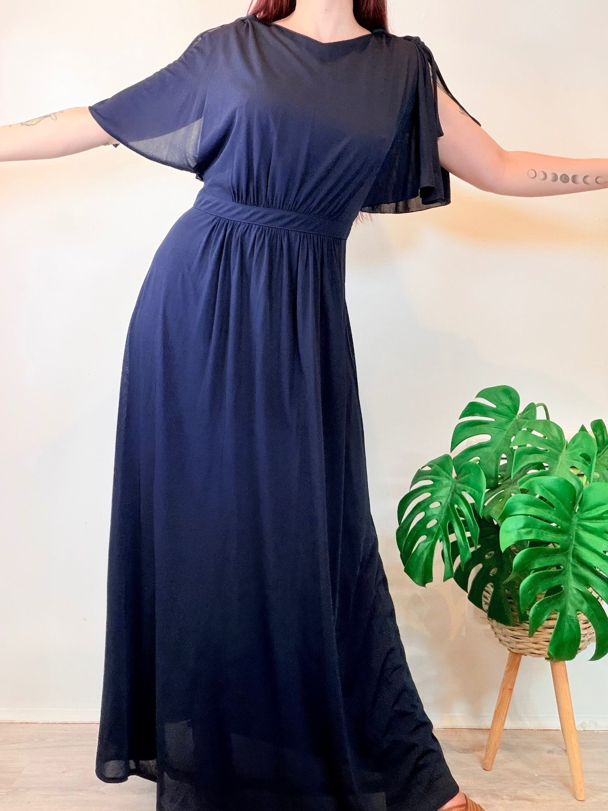 Vintage 1970s Maxi Dress long Blue with Flowing Flared Cape Sleeves Size 14