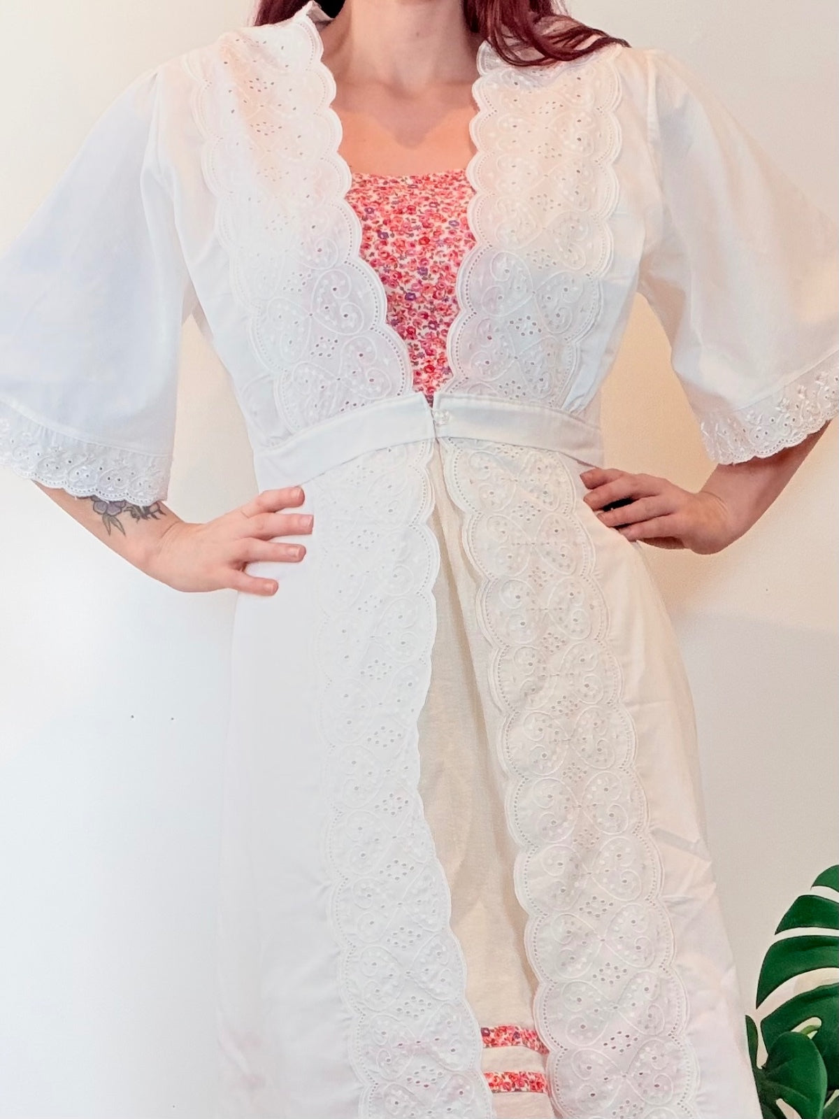 Vintage 1970s Duster Coat White Lace Trim Maxi Night Gown Size 12 to 14