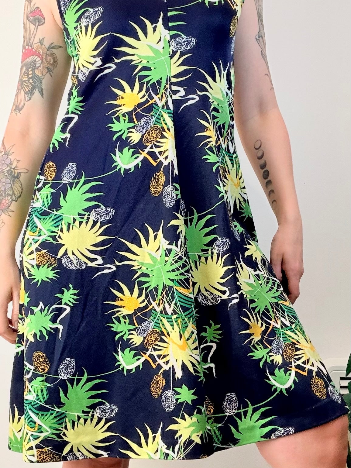 Vintage 1980s Sun Dress Sleeveless A-Line Dress with Tropical Print Size 10