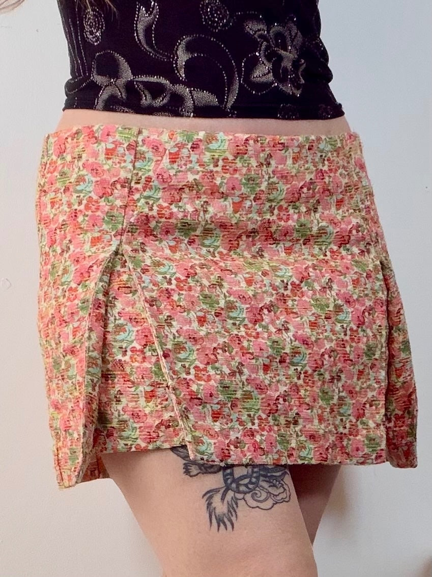 Floral Pleated Mini Skirt by Topshop Size 12 Y2K Style Low size Skirt