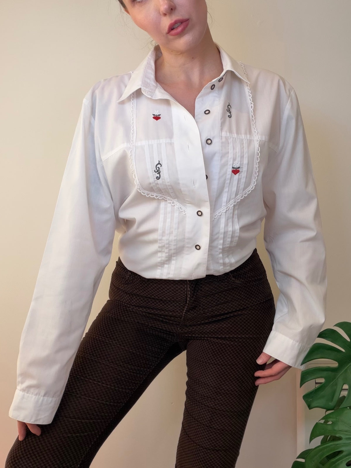 Vintage oversized blouse White Long Sleeve Shirt Embroidered Details size 12