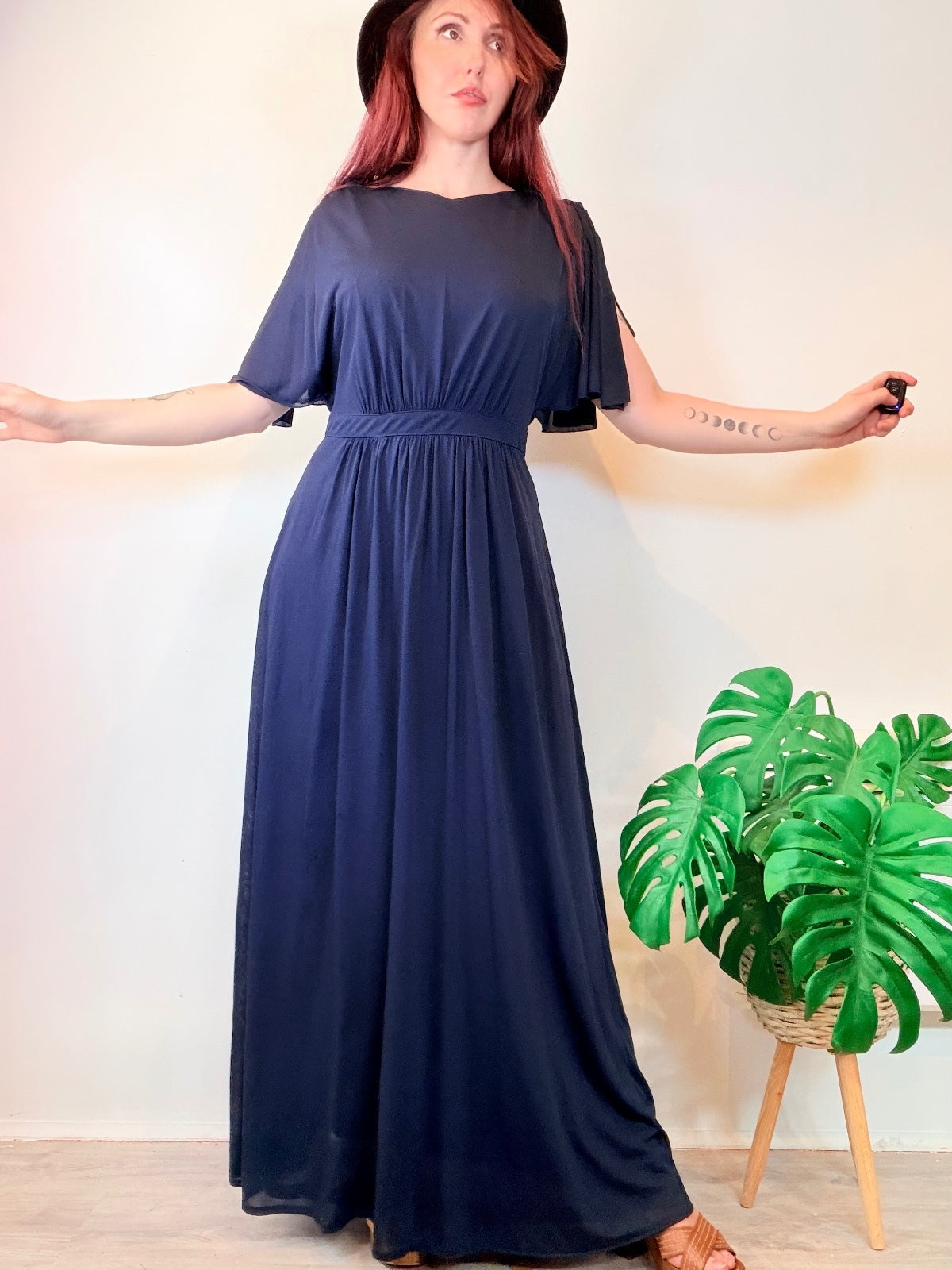 Vintage 1970s Maxi Dress long Blue with Flowing Flared Cape Sleeves Size 14