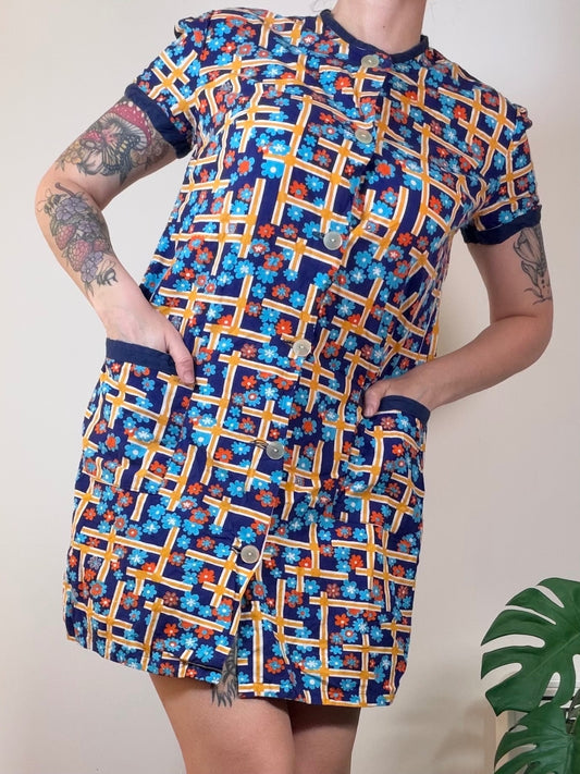 Vintage 1960s Mod Dress Floral Button Up Mini Dress with Pockets Size 16