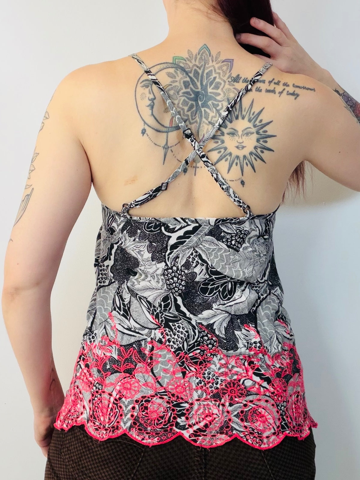 Floral Print Cami Top Y2K Style with Pink Lace Hem Crisscross Straps Size 10