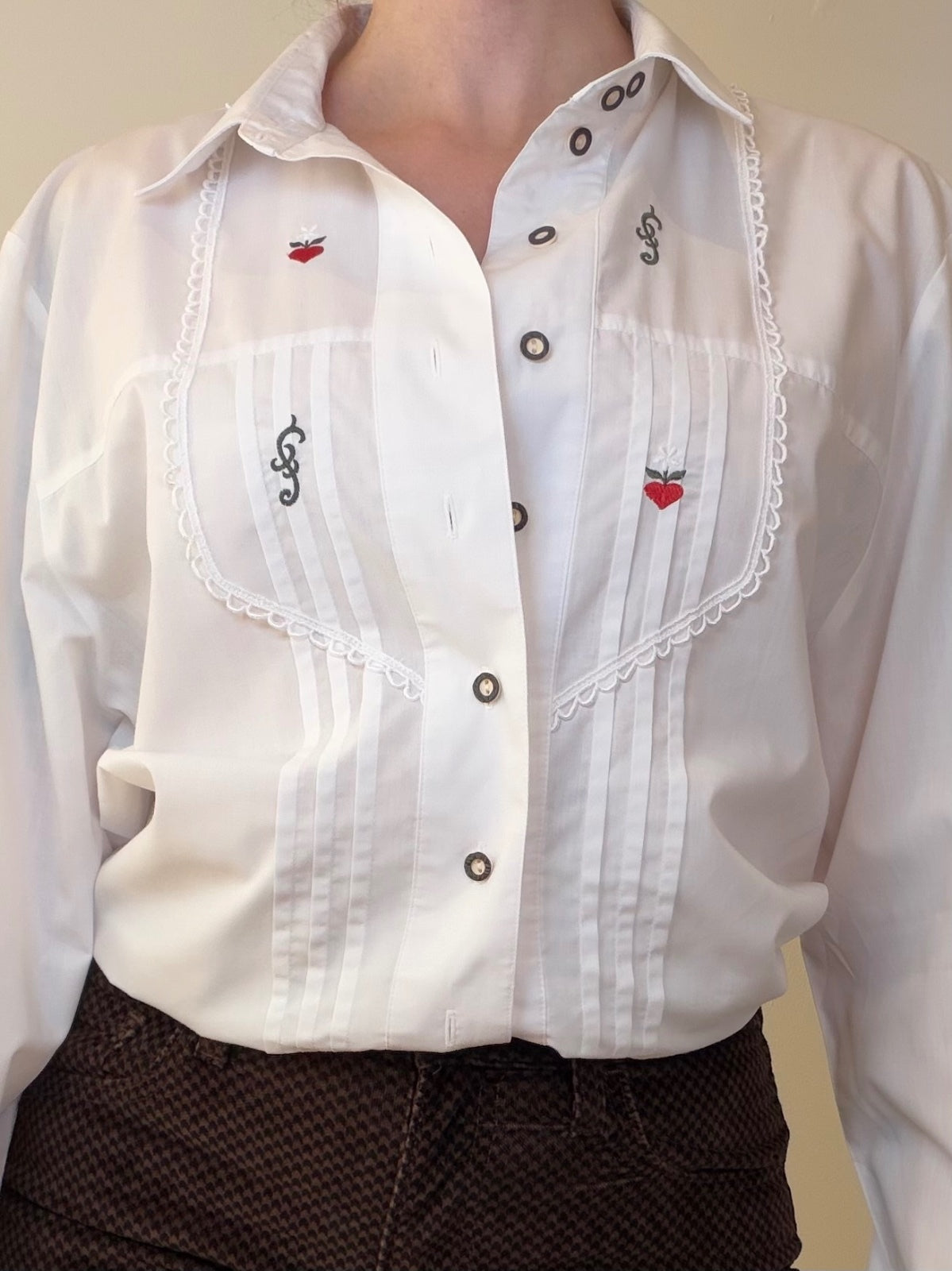 Vintage oversized blouse White Long Sleeve Shirt Embroidered Details size 12