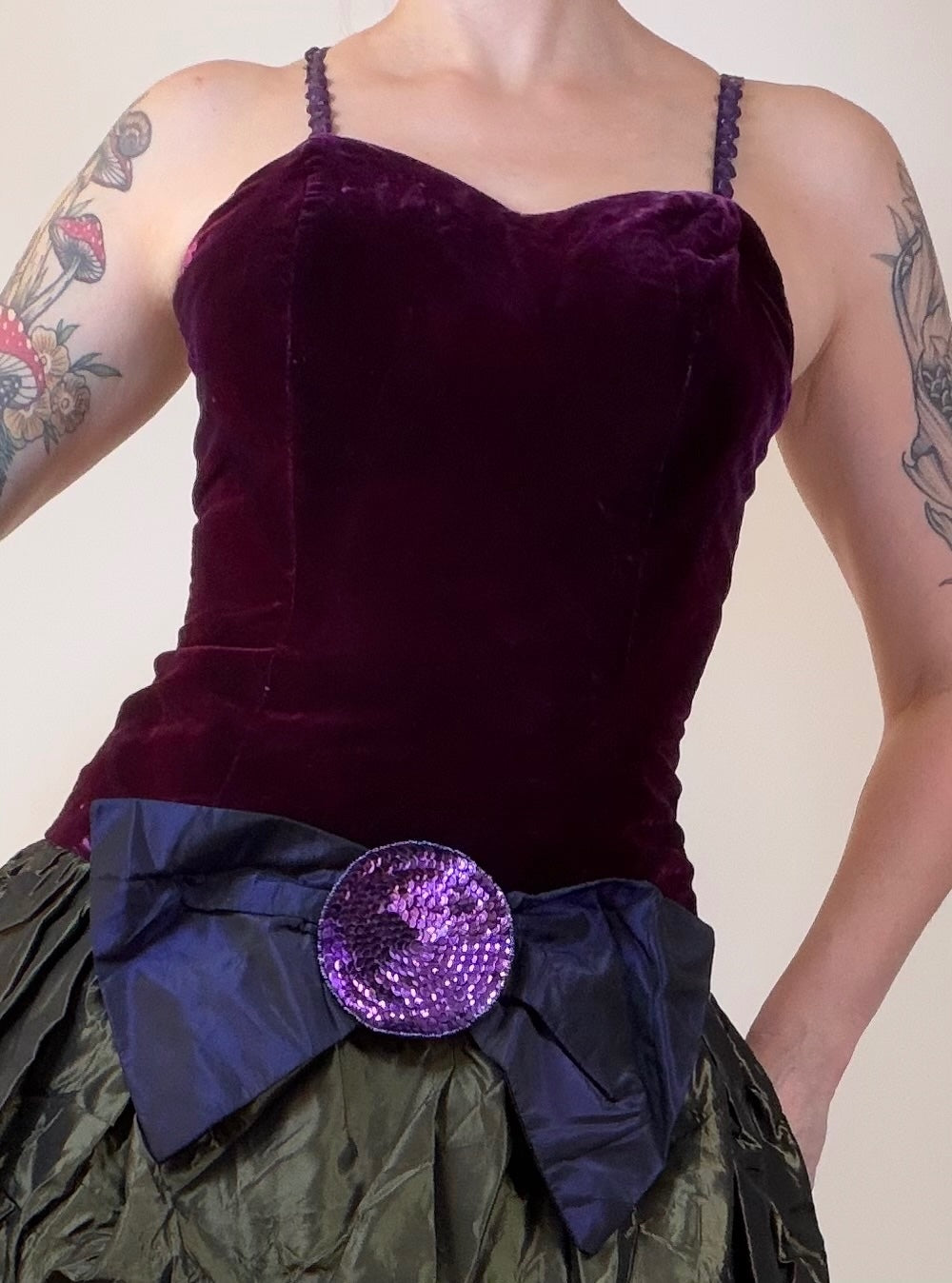 Vintage 1980s Party Dress Purple Velvet Taffeta with Bow Accent Size 10