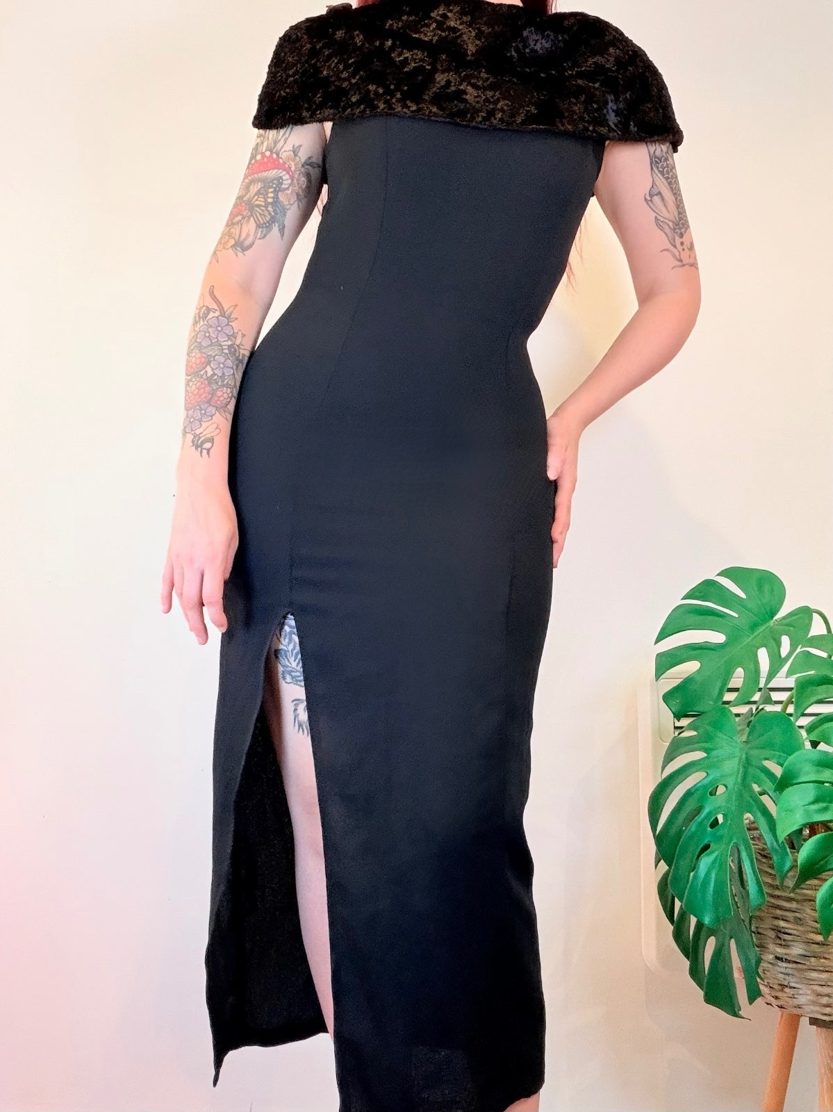 Vintage 1980s Cocktail Dress Black with Faux Fur Collar and Side Slit Size 10