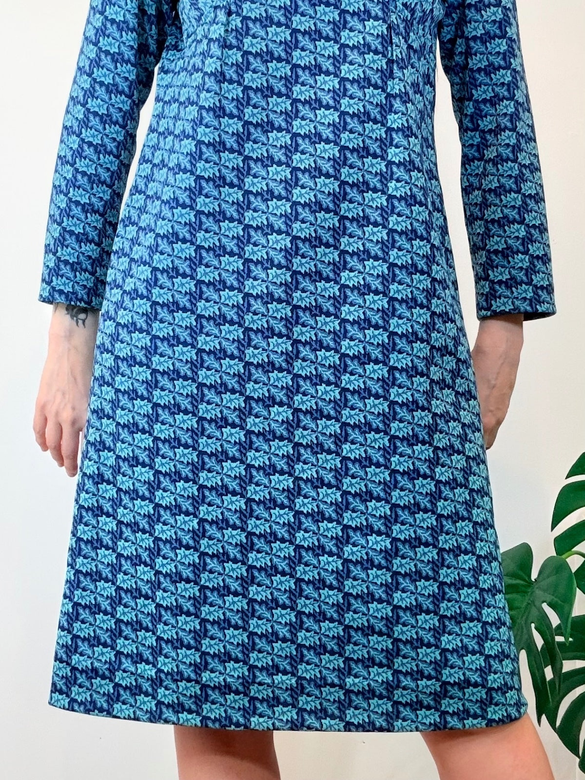 Vintage 1960s Shirt Dress Blue Patterned Long Sleeve Dress Size 16