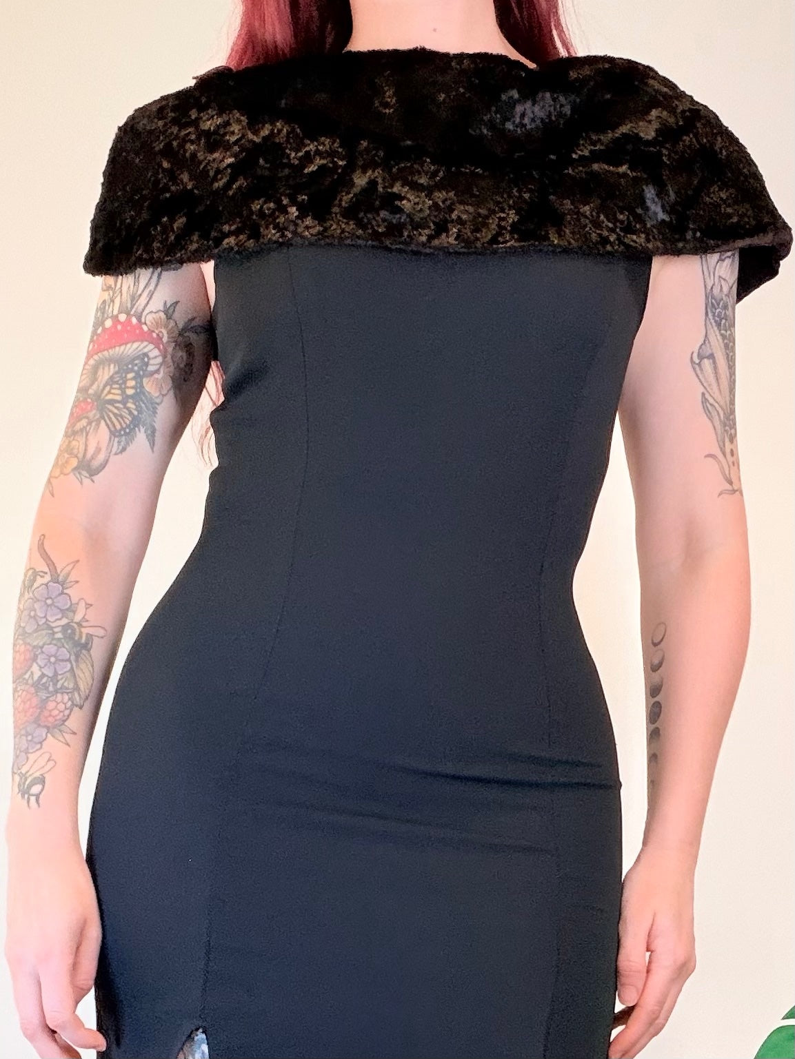 Vintage 1980s Cocktail Dress Black with Faux Fur Collar and Side Slit Size 10