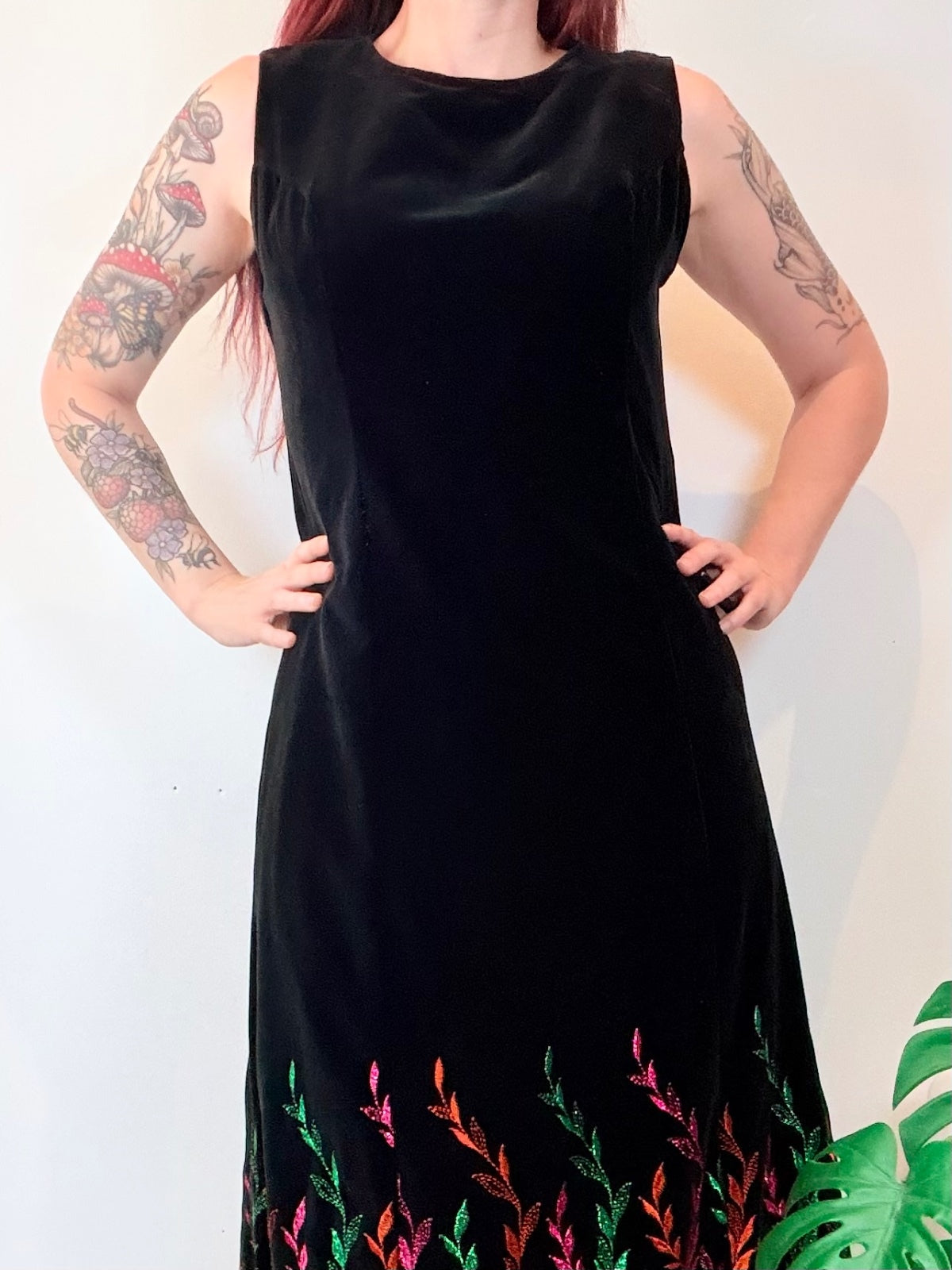 Vintage 1970s Velvet Maxi Dress with Whimsigoth Embroidered Leaf Pattern Size 14