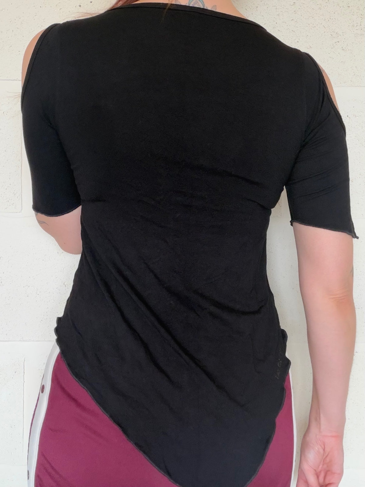 Vintage Y2k Skull Top Black Cold Shoulder Embellished Asymmetrical Tee size S