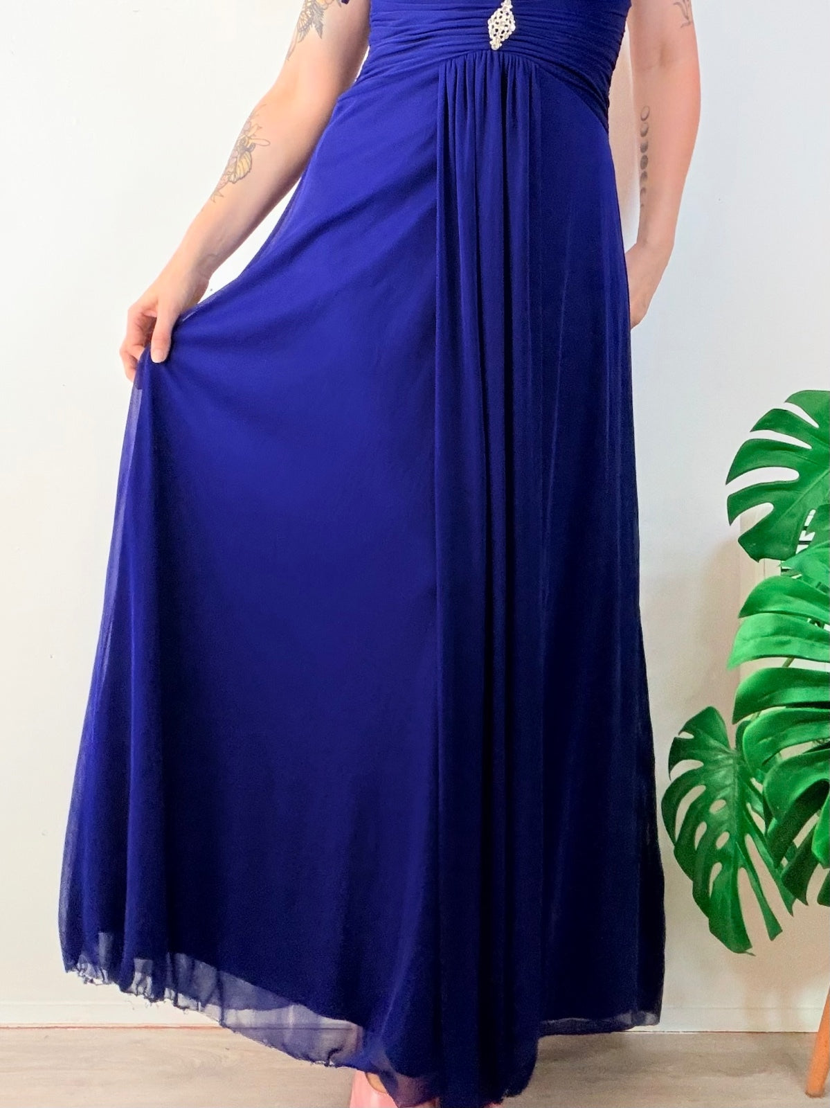 Vintage Y2K Blue Evening Gown with Pleated Bodice and Rhinestone Detail Size 12