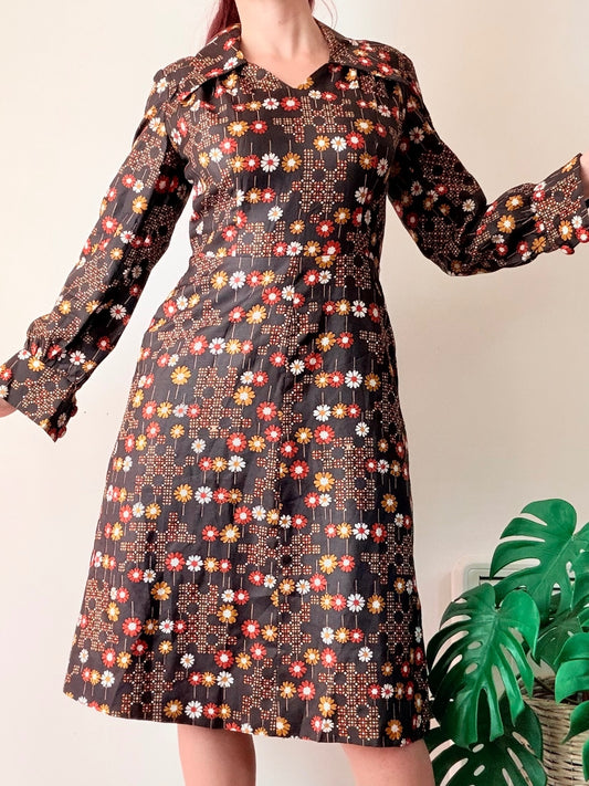 Vintage 1970s Shirt Dress With Dagger Collar Floral Print Midi Dress Size 12